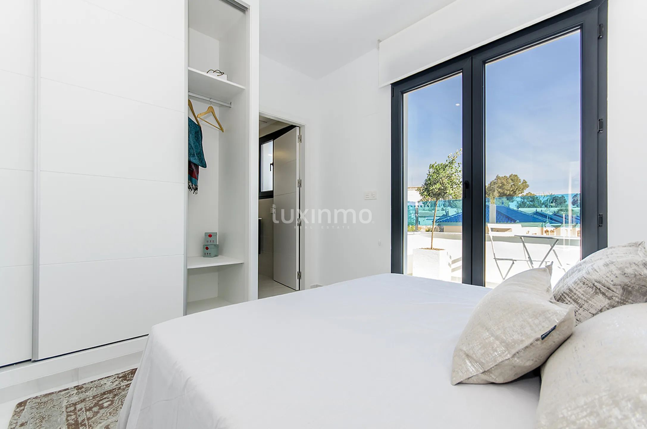 Detached villa with pool in Polop — photo 41