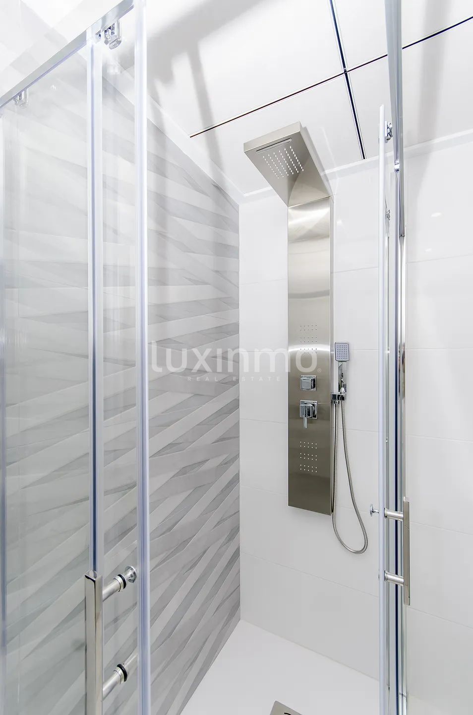 Detached villa with pool in Polop — photo 29