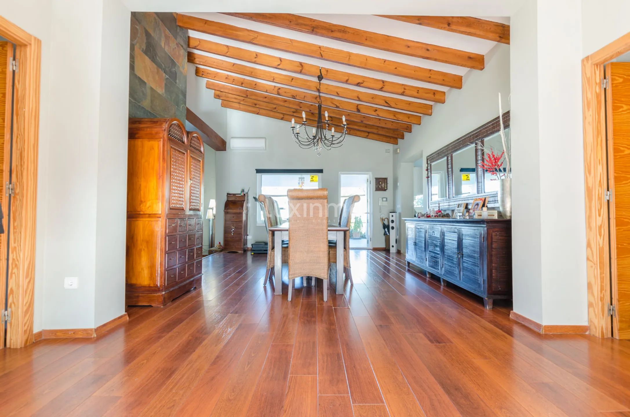 Zu verkaufen einstöckige Villa mit schöner Aussicht in Albir — photo 10