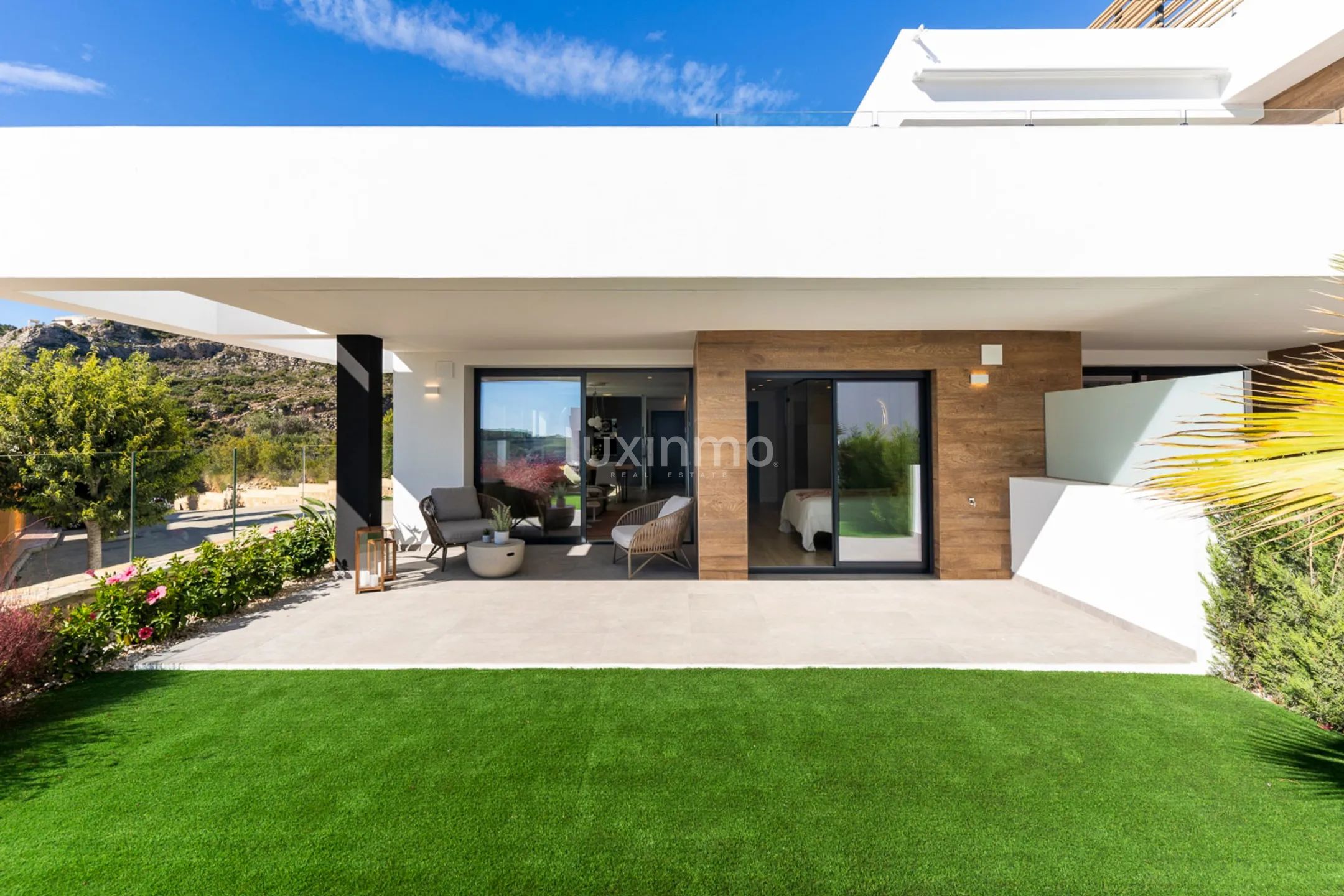 Modern Bungalow w Cumbre del Sol — photo 20