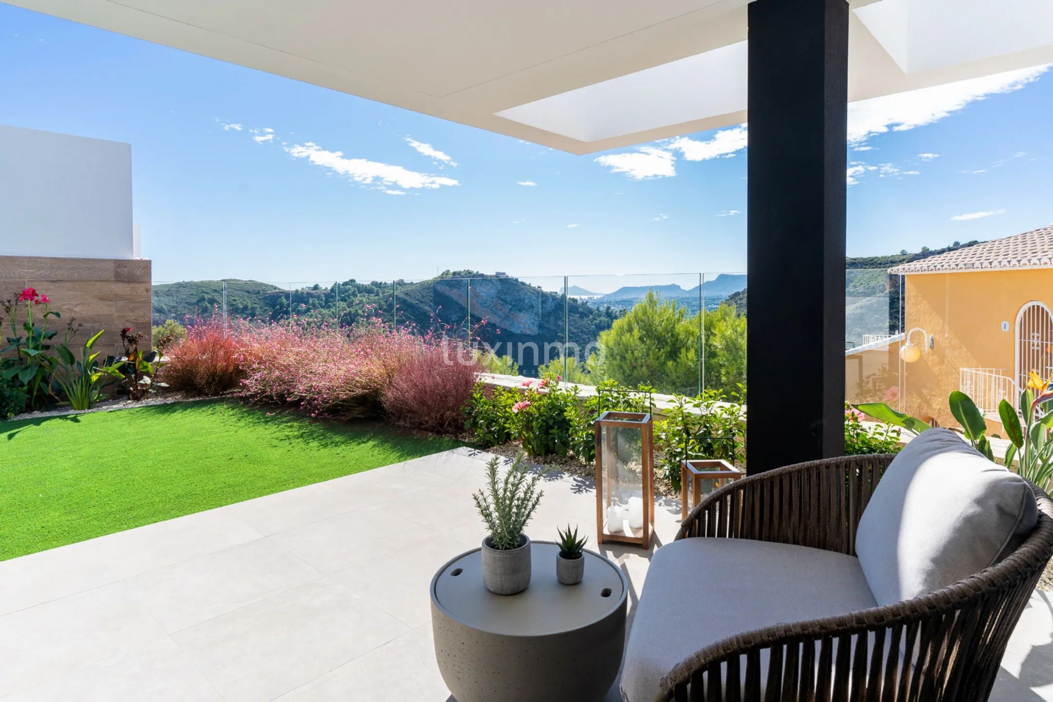 Modern Bungalow w Cumbre del Sol — photo 22