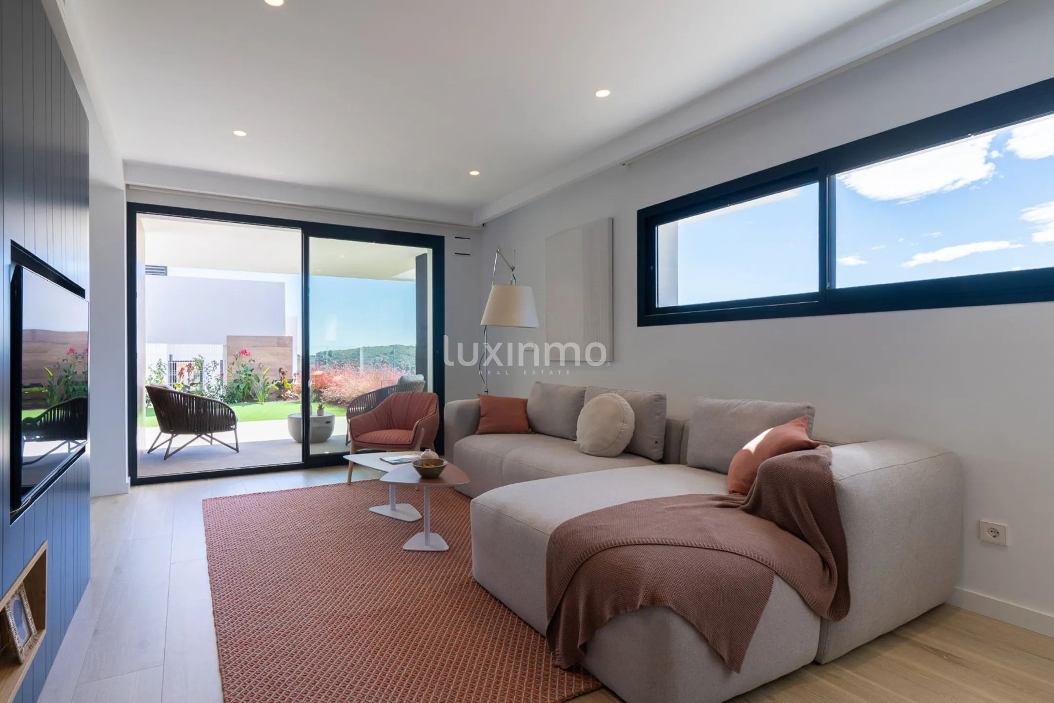 Modern Bungalow w Cumbre del Sol — photo 26