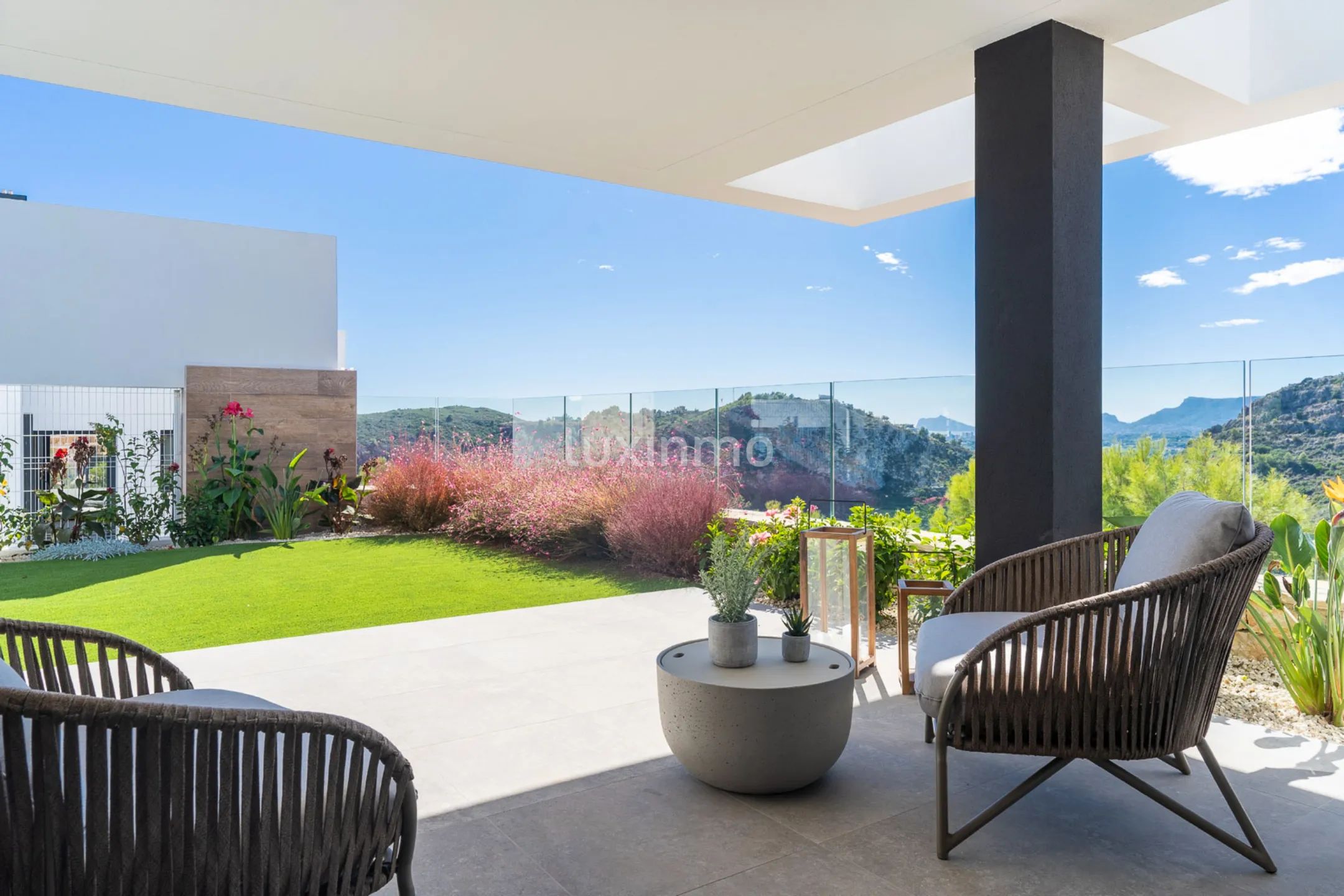 Modern Bungalow w Cumbre del Sol — photo 32