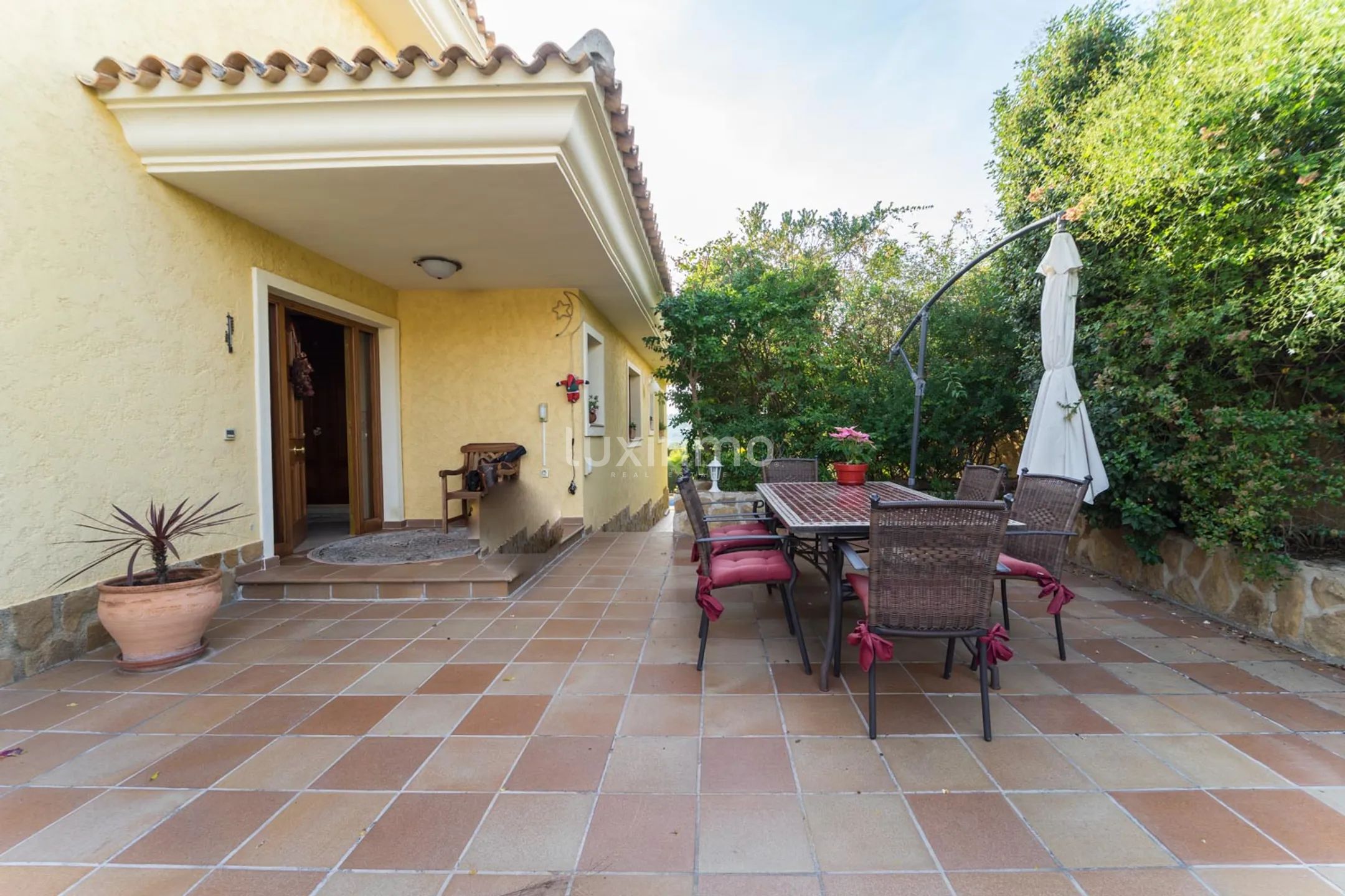 A house with a large garden and a swimming pool in La Nucia is for sale — photo 12