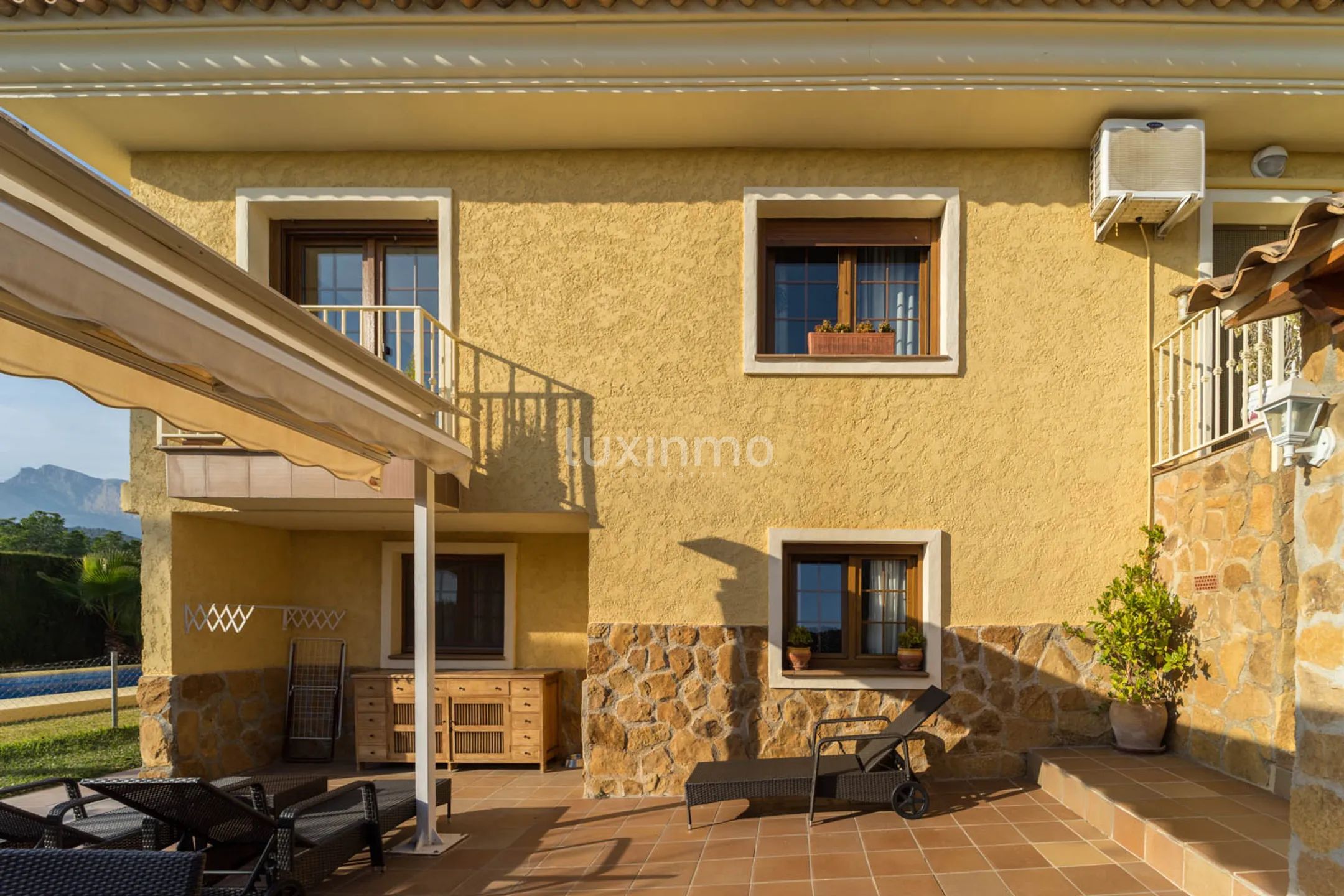 A house with a large garden and a swimming pool in La Nucia is for sale — photo 14