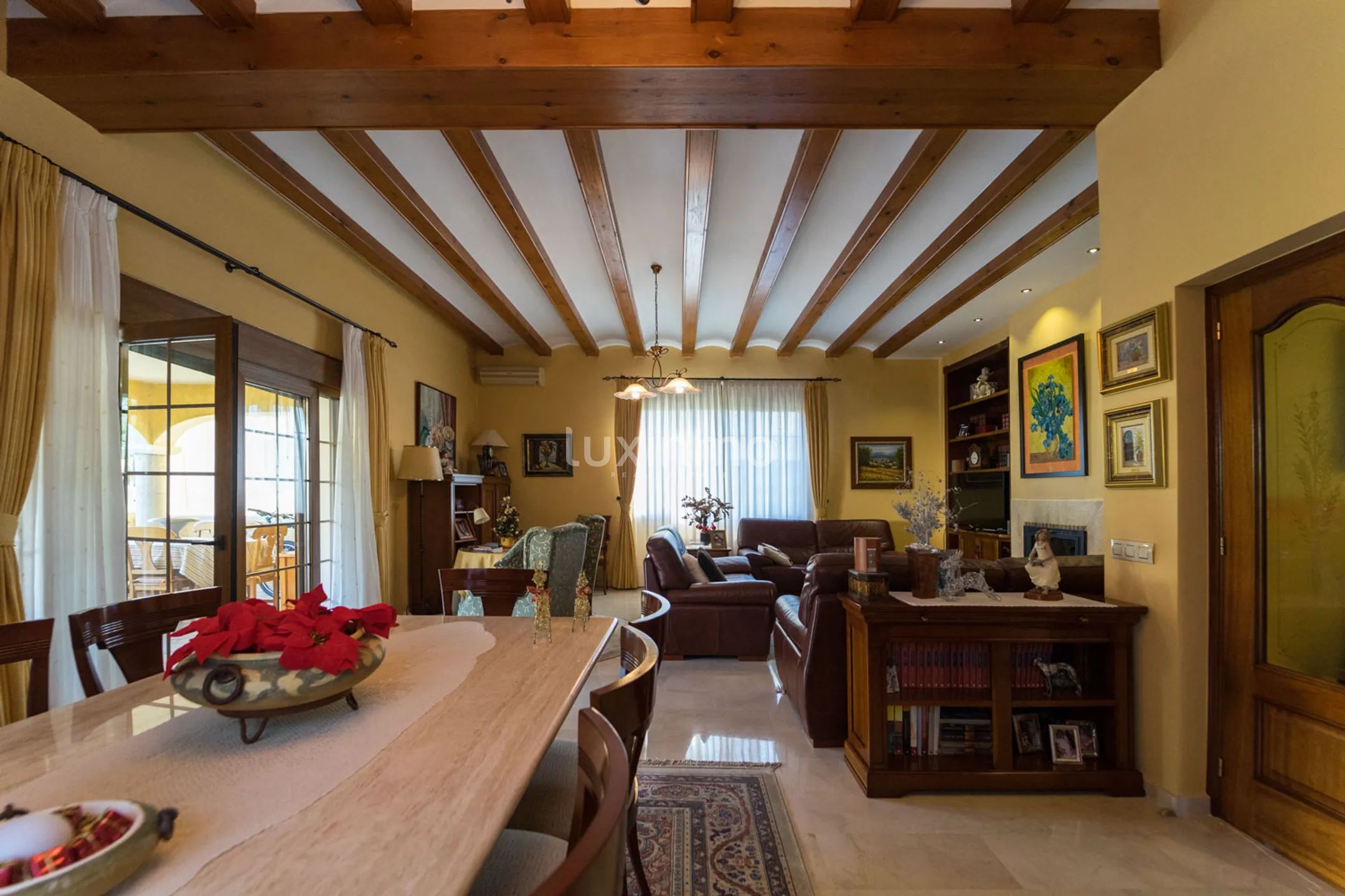 A house with a large garden and a swimming pool in La Nucia is for sale — photo 21