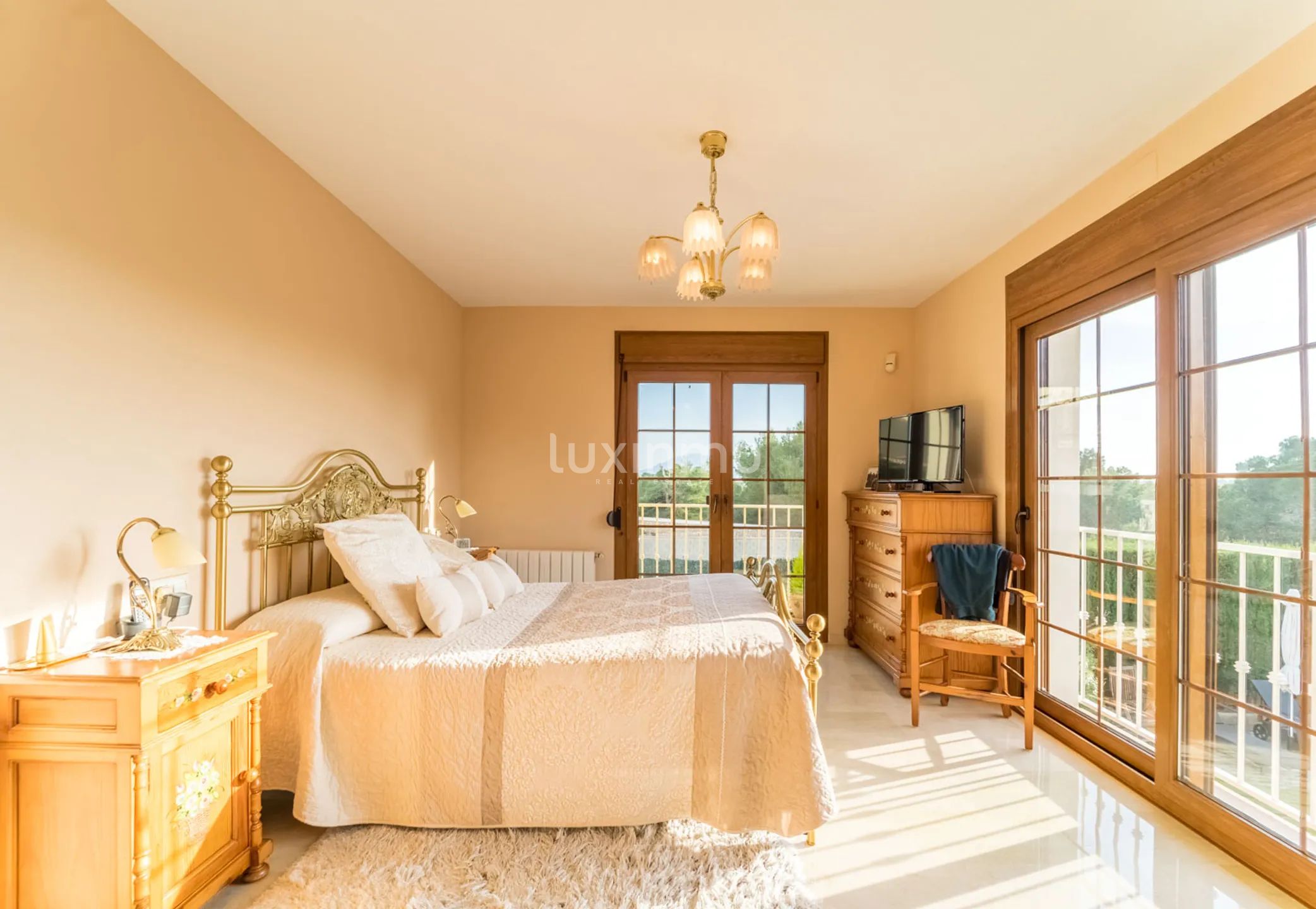 A house with a large garden and a swimming pool in La Nucia is for sale — photo 28