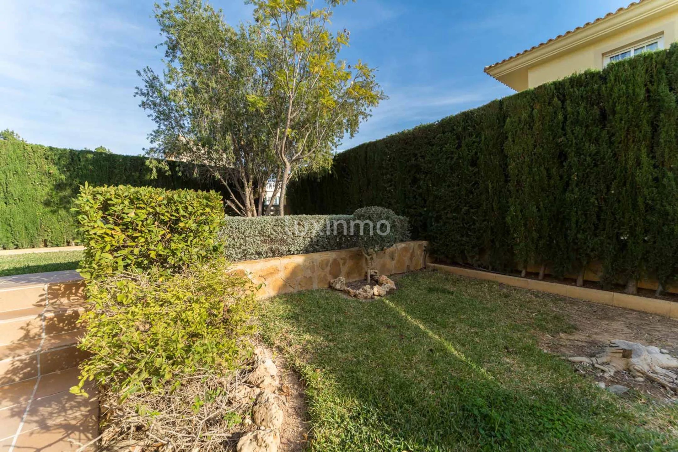 A house with a large garden and a swimming pool in La Nucia is for sale — photo 9