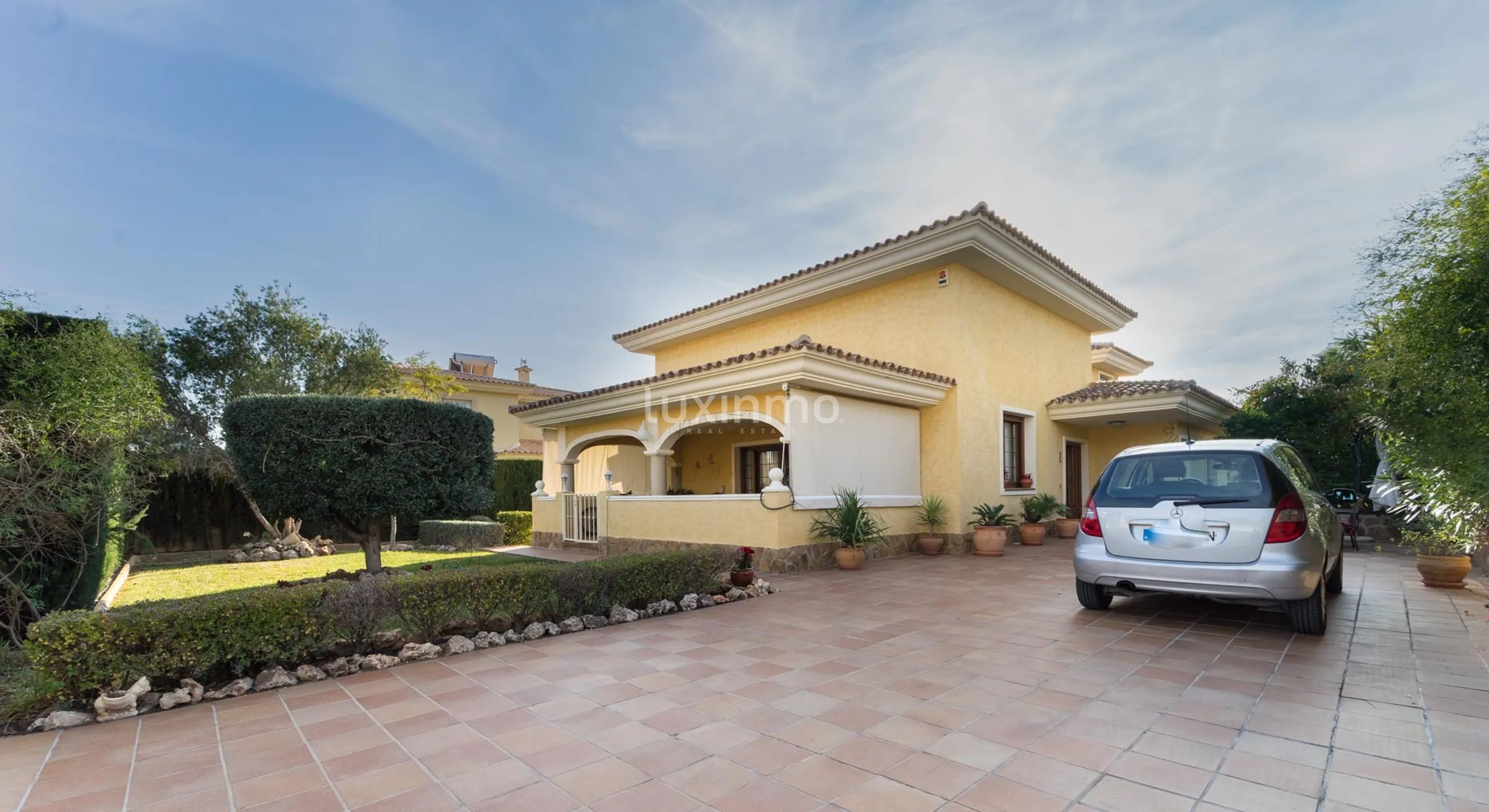 A house with a large garden and a swimming pool in La Nucia is for sale — photo 10