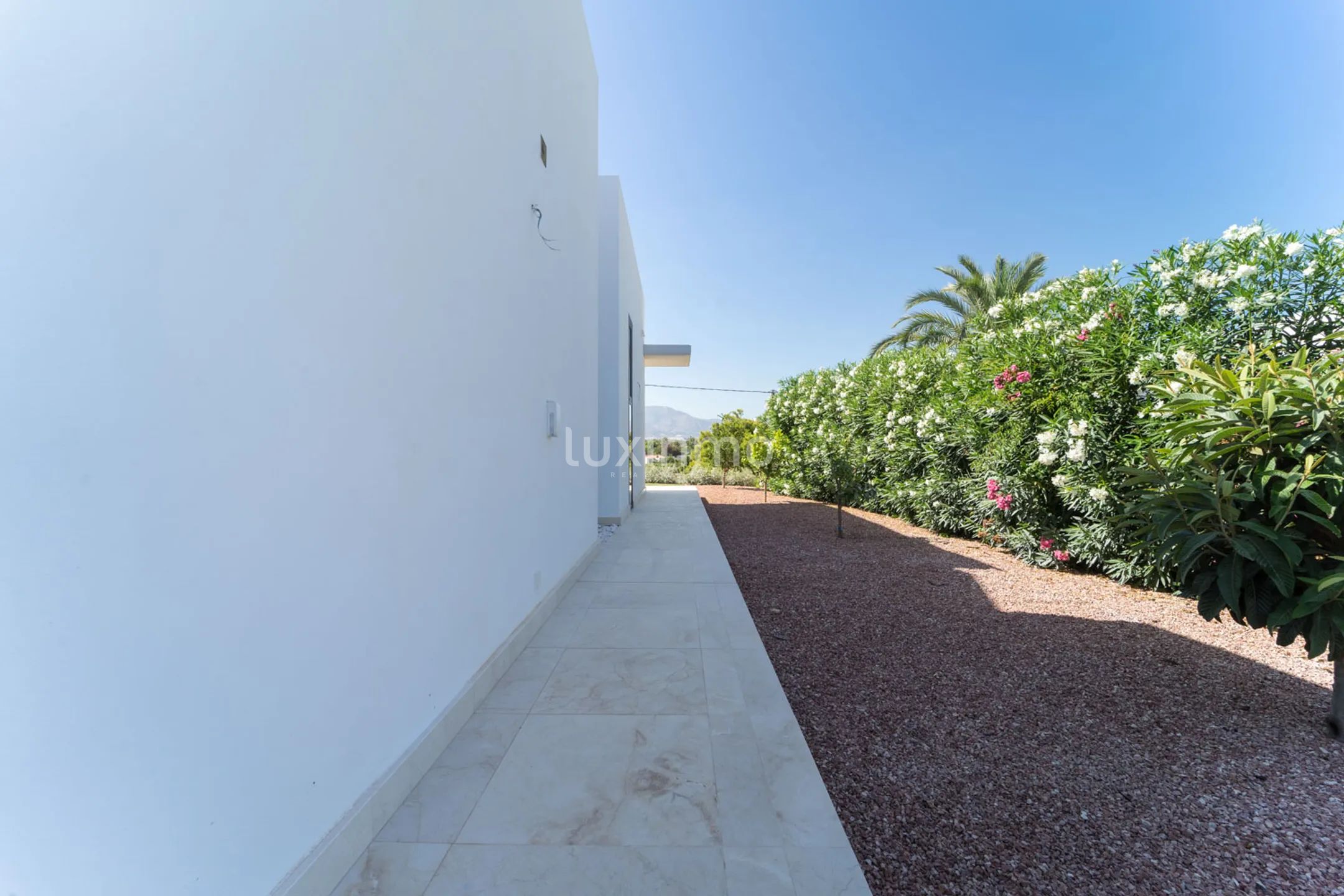 Chalet único con piscina y vistas al mar en venta en Altea — photo 15