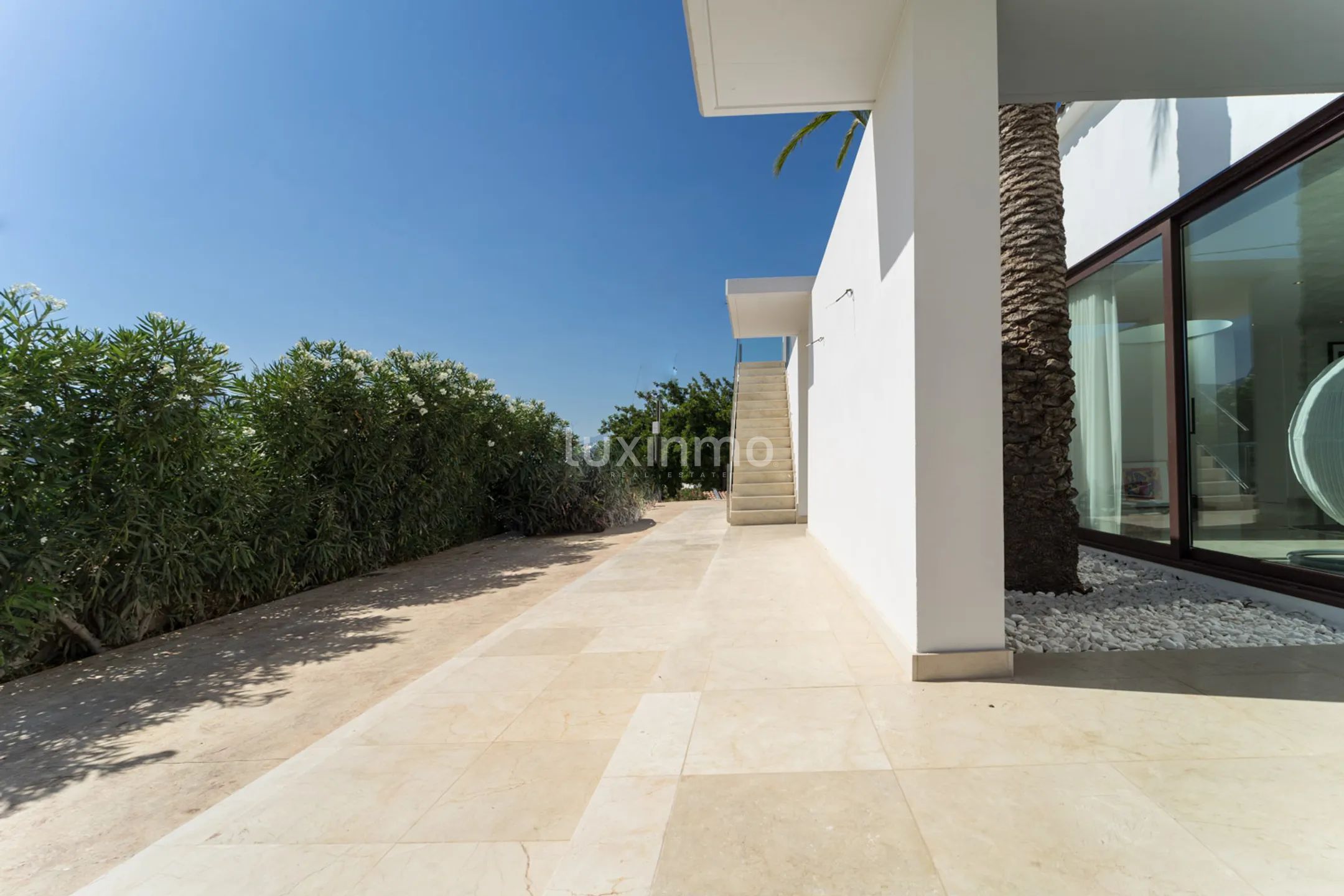 Chalet único con piscina y vistas al mar en venta en Altea — photo 16