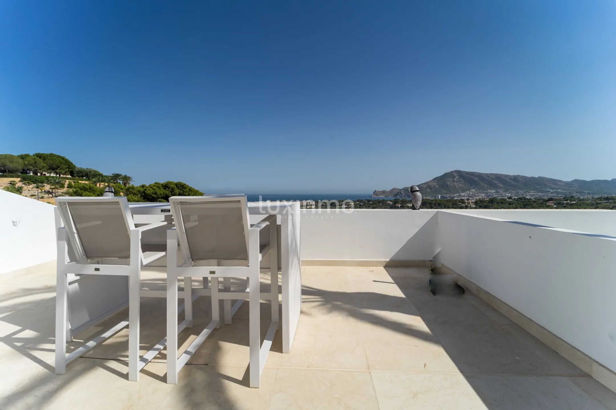 Chalet único con piscina y vistas al mar en venta en Altea — photo 32