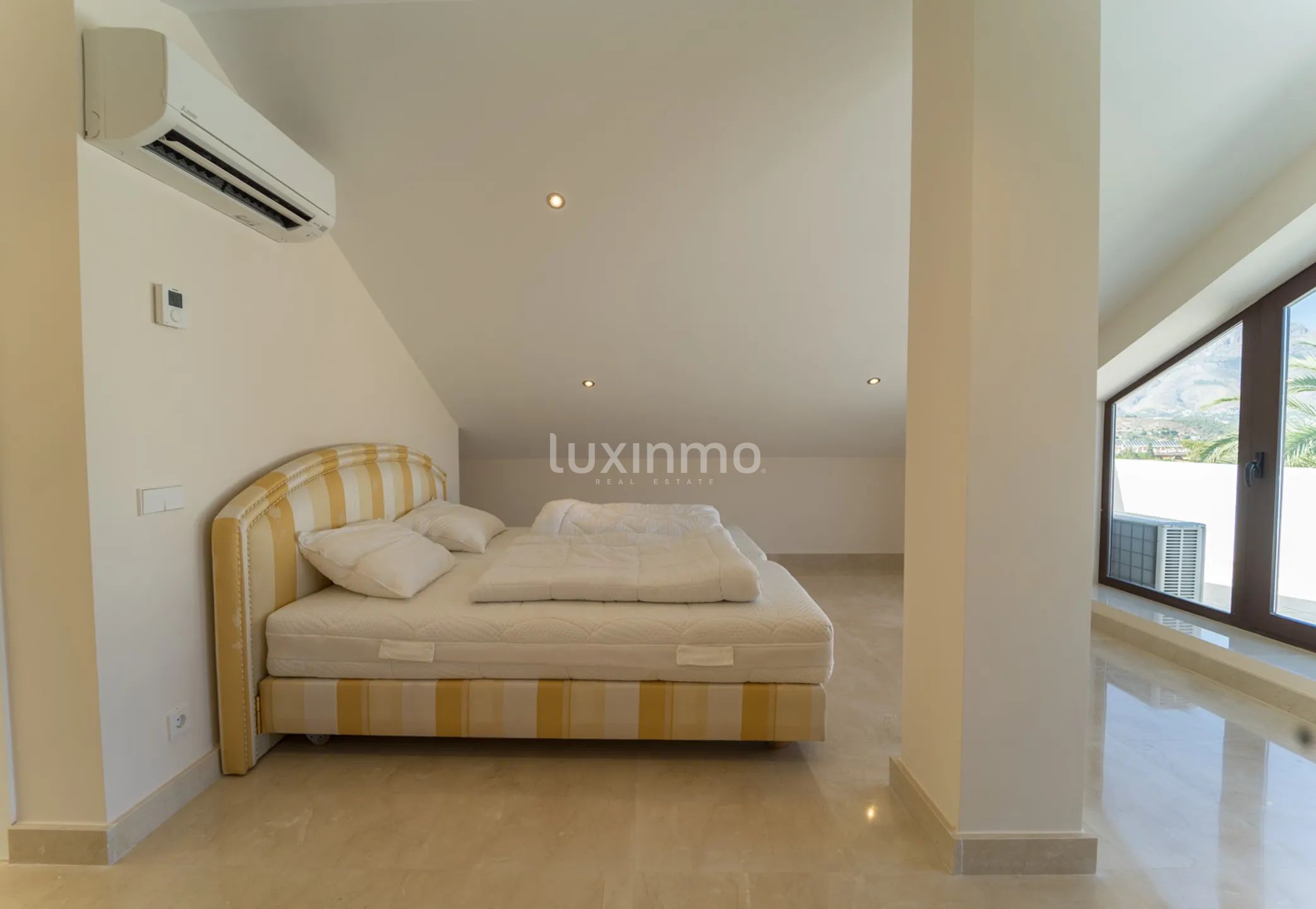 Chalet único con piscina y vistas al mar en venta en Altea — photo 34