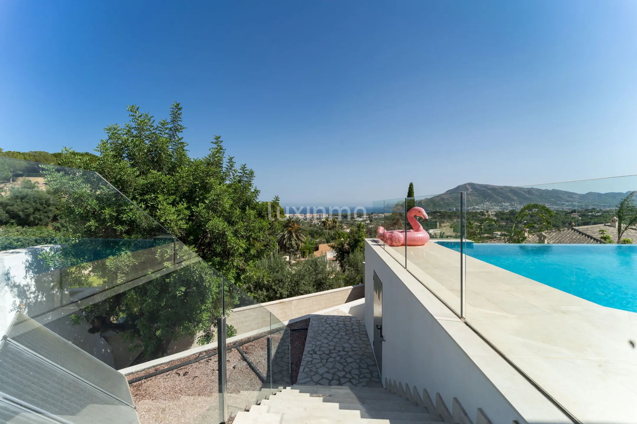 Chalet único con piscina y vistas al mar en venta en Altea — photo 40