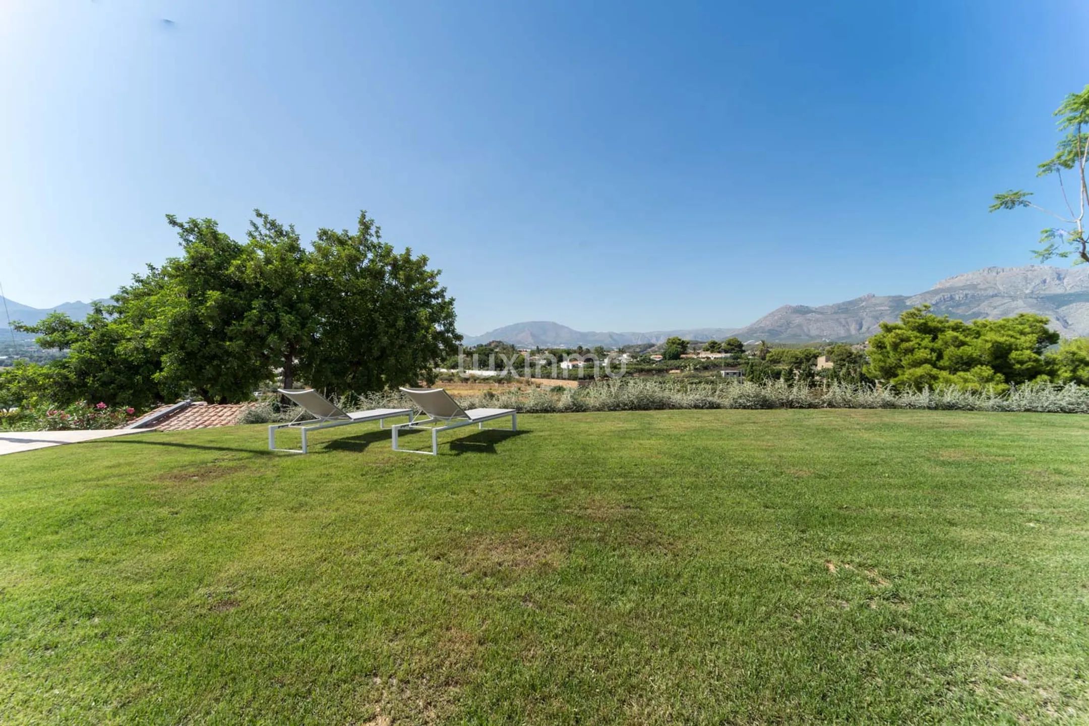 Chalet único con piscina y vistas al mar en venta en Altea — photo 8