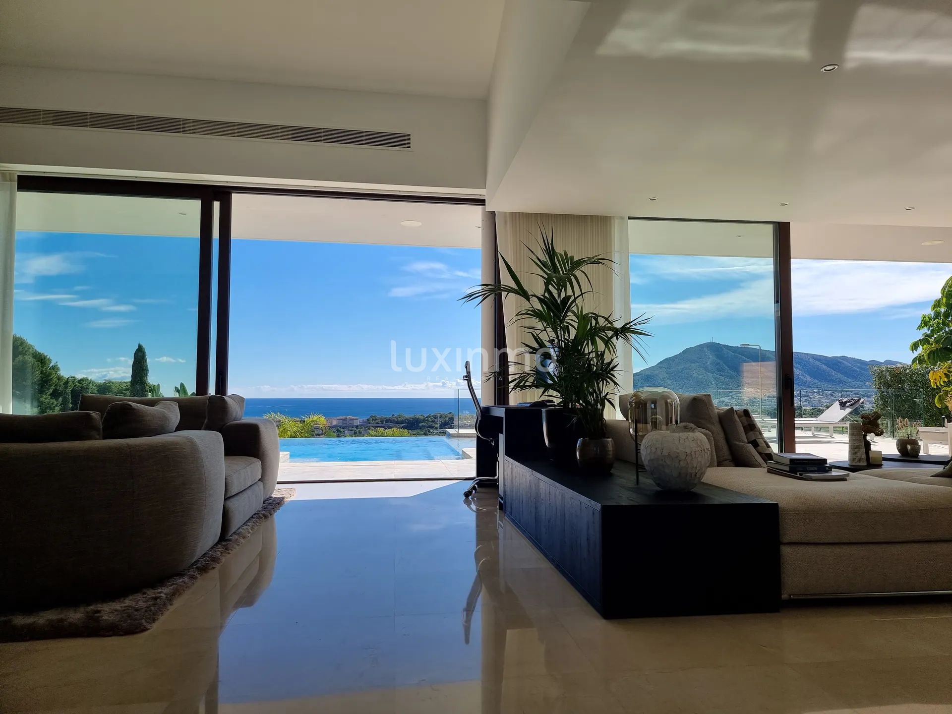 Chalet único con piscina y vistas al mar en venta en Altea — photo 48