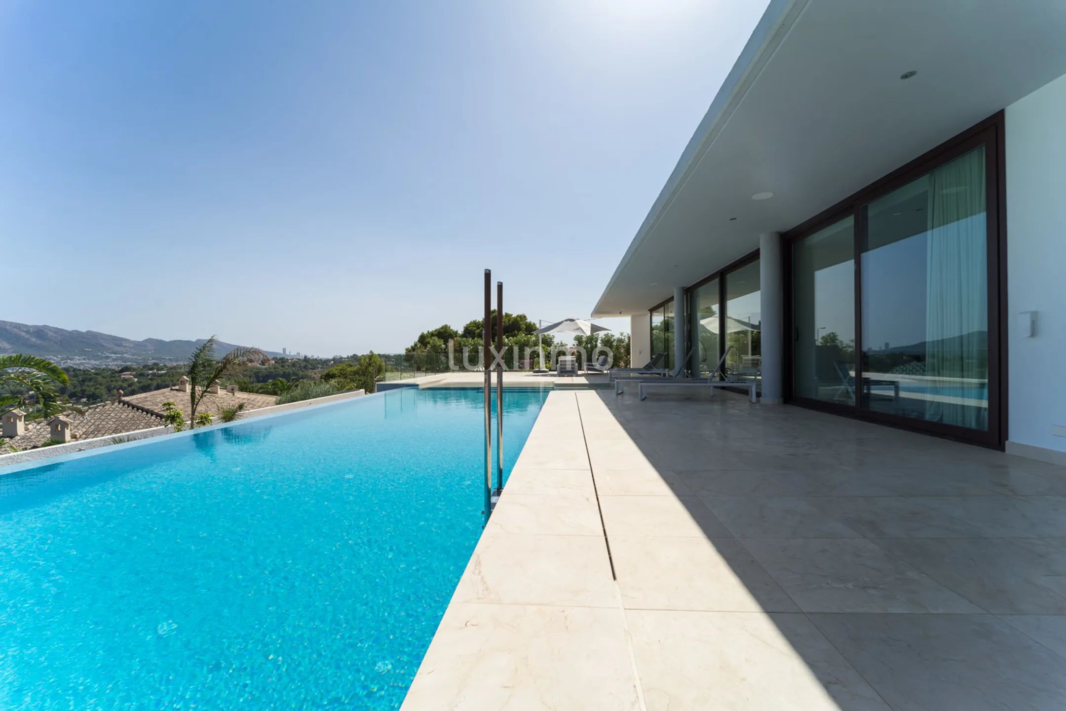 Chalet único con piscina y vistas al mar en venta en Altea — photo 10