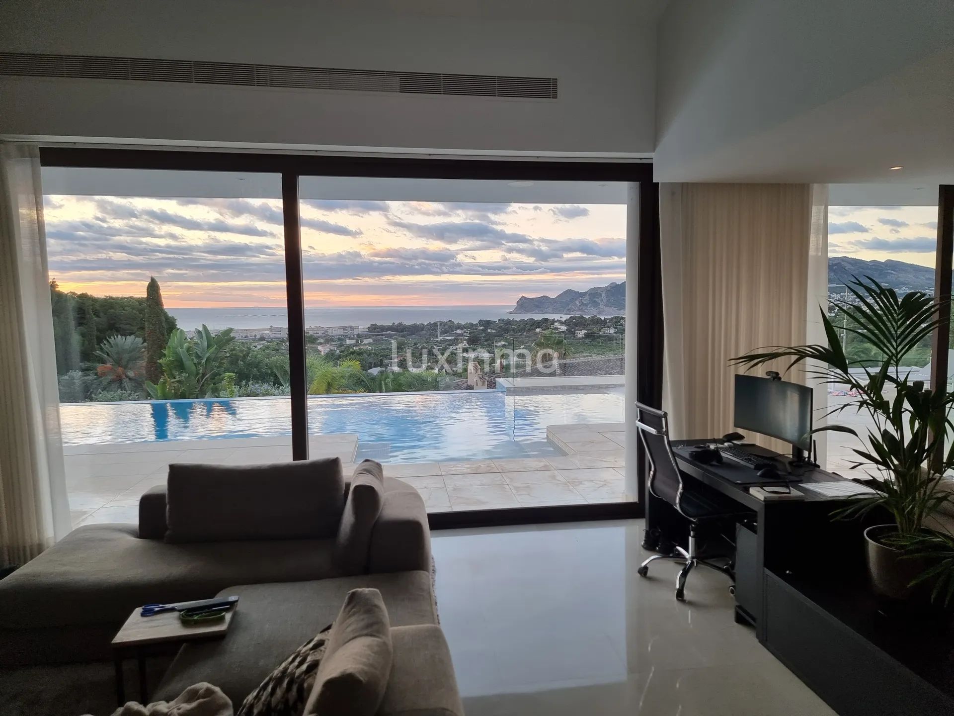 Chalet único con piscina y vistas al mar en venta en Altea — photo 57