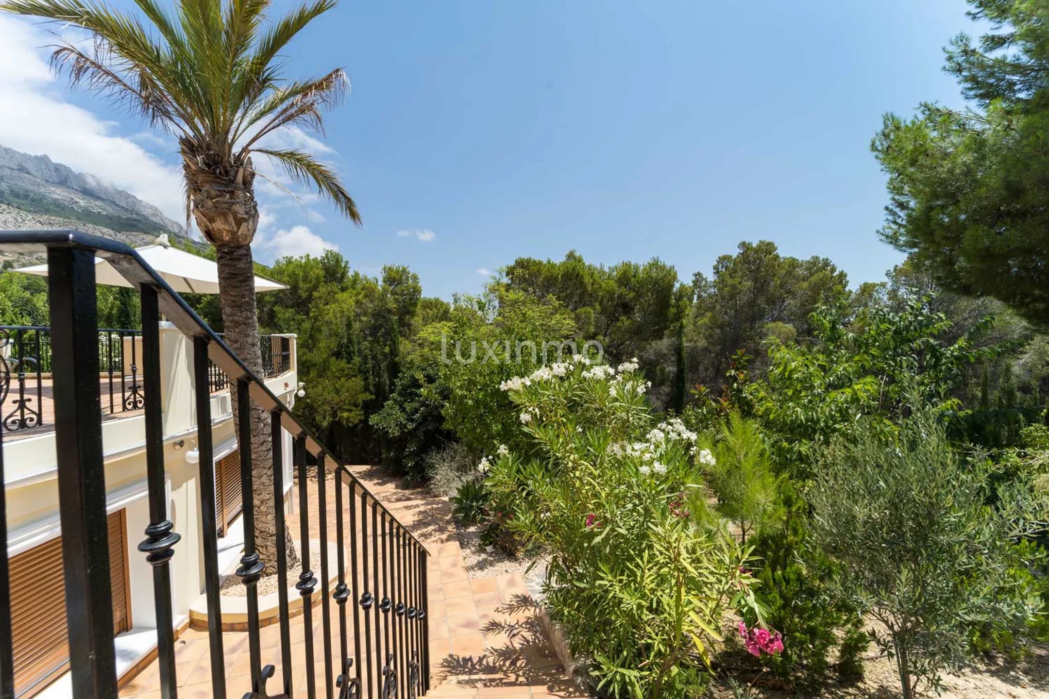 For sale luxury villa in urbanization close to Altea — photo 17