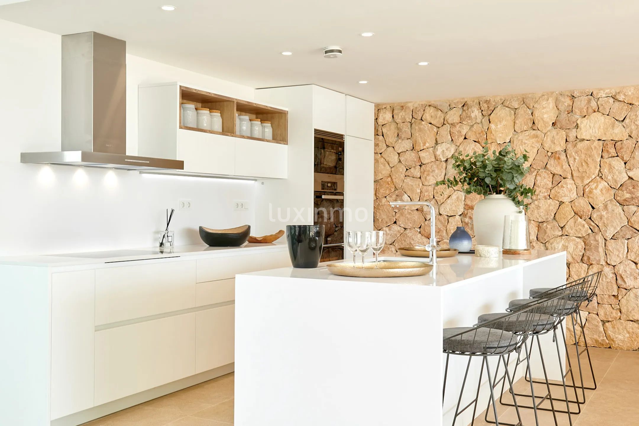 Nowo wybudowana willa w Cala Comte Ibiza — photo 12