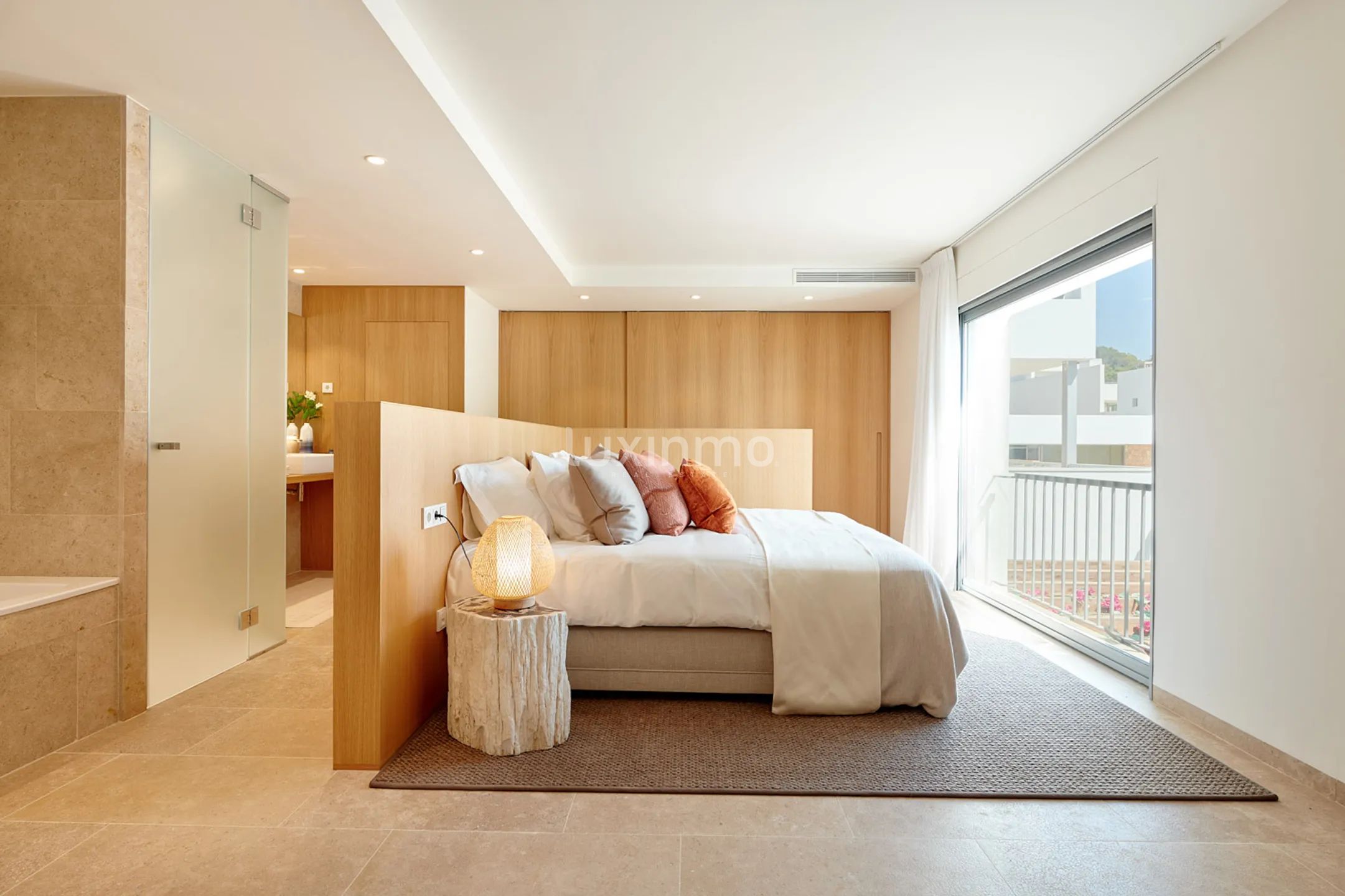 Nowo wybudowana willa w Cala Comte Ibiza — photo 34