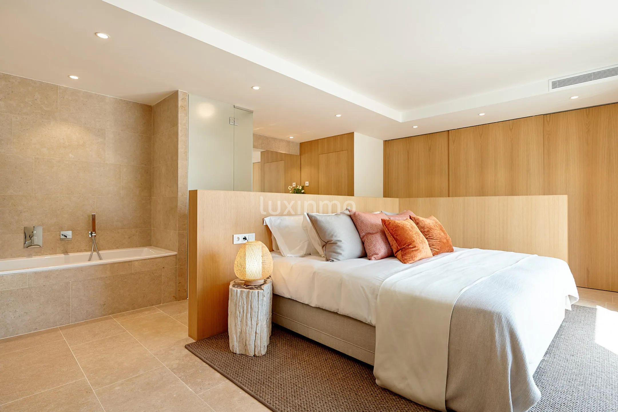 Nowo wybudowana willa w Cala Comte Ibiza — photo 37