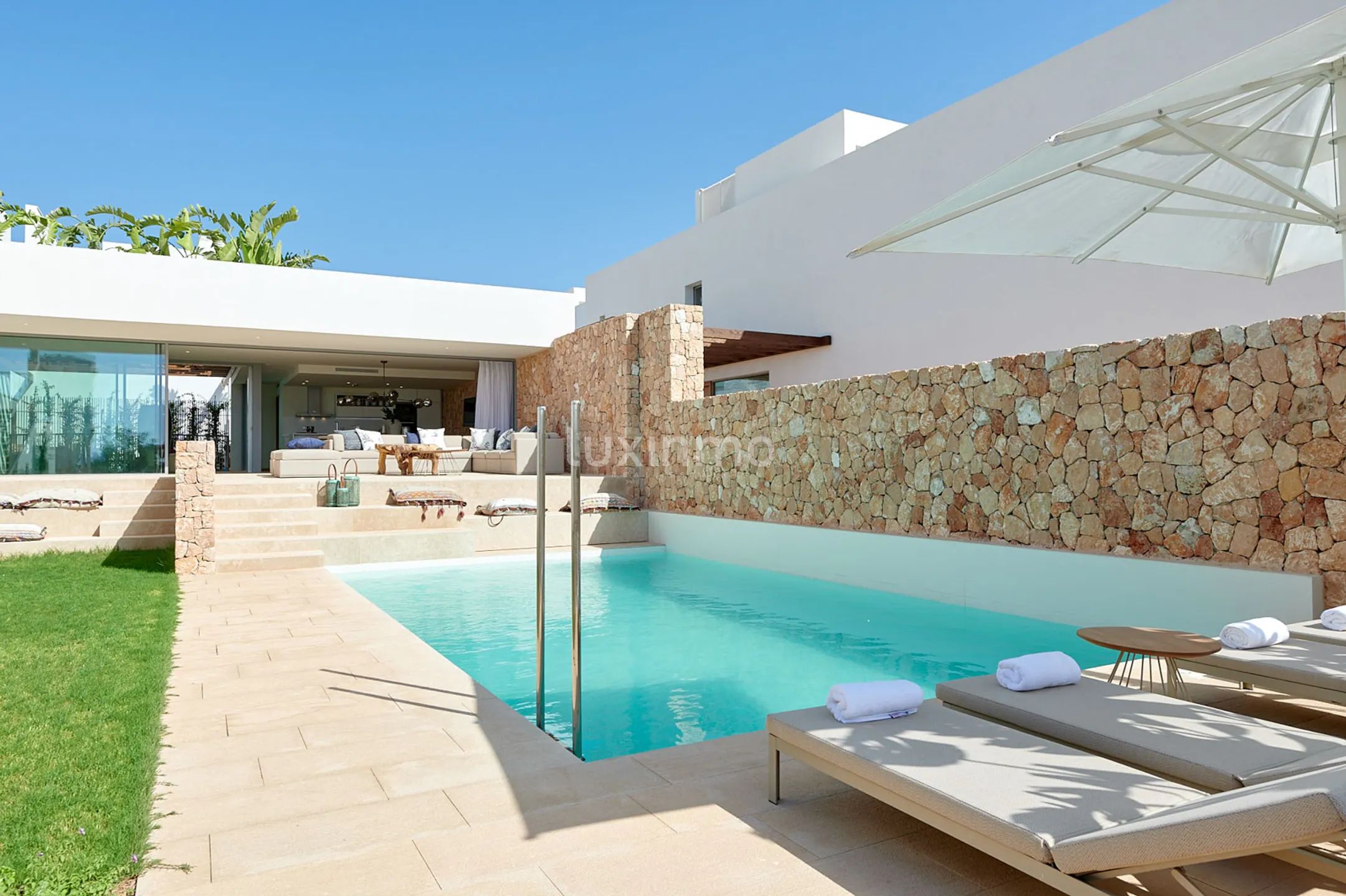 Nowoczesna willa w Cala Comte Ibiza — photo 16