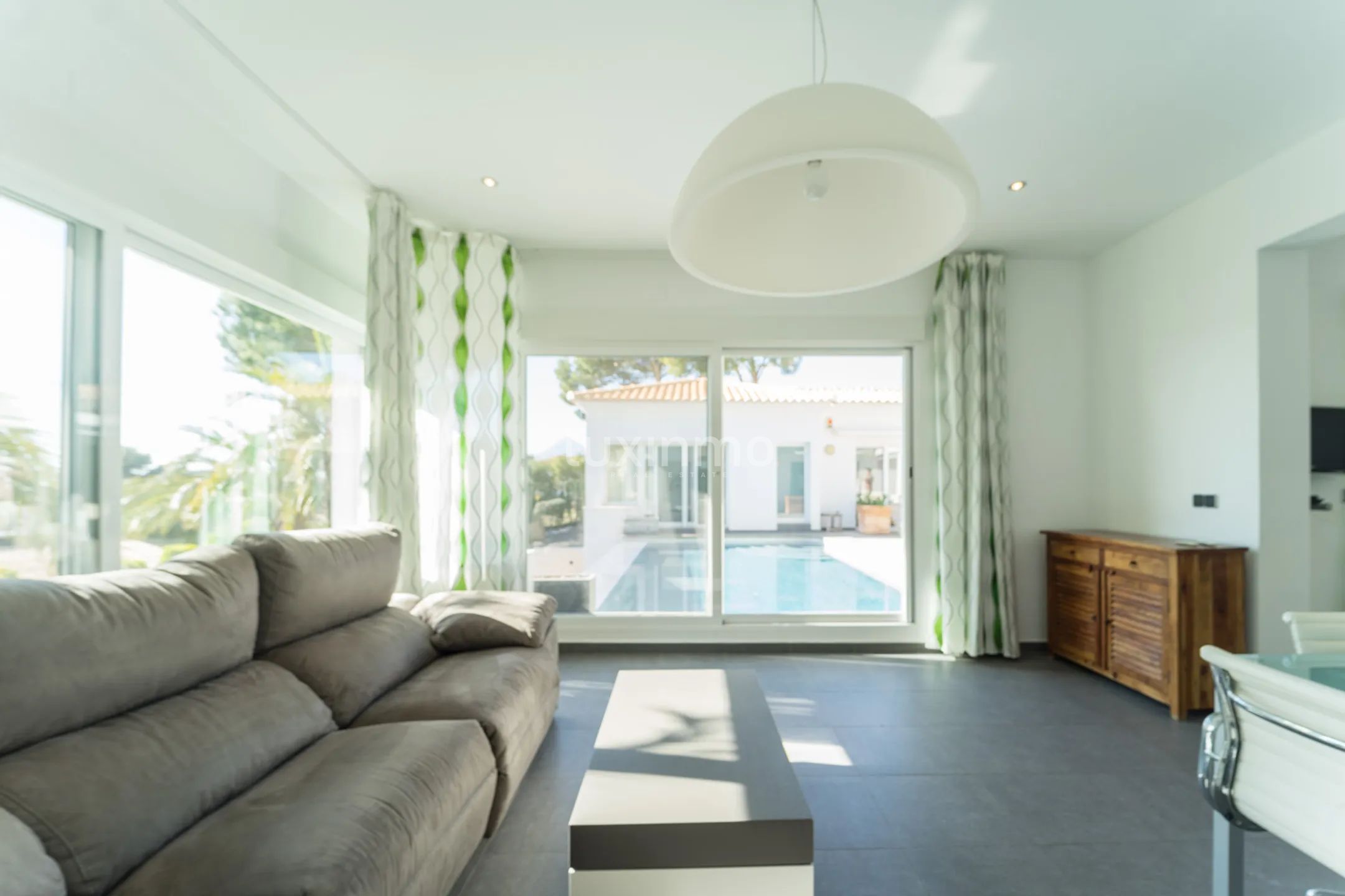 Villa with sea views and a large garden in Altea — photo 12
