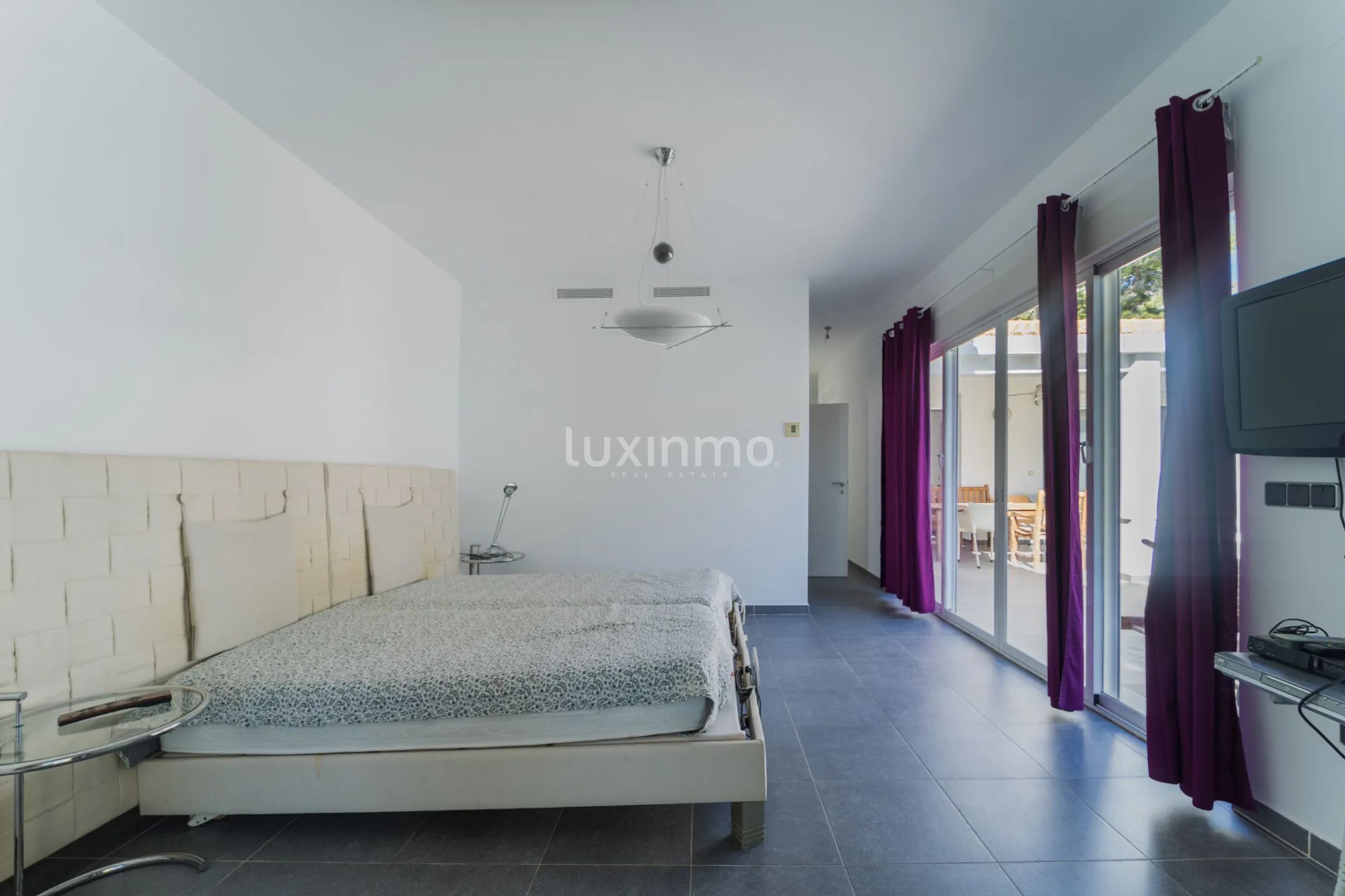Villa with sea views and a large garden in Altea — photo 23