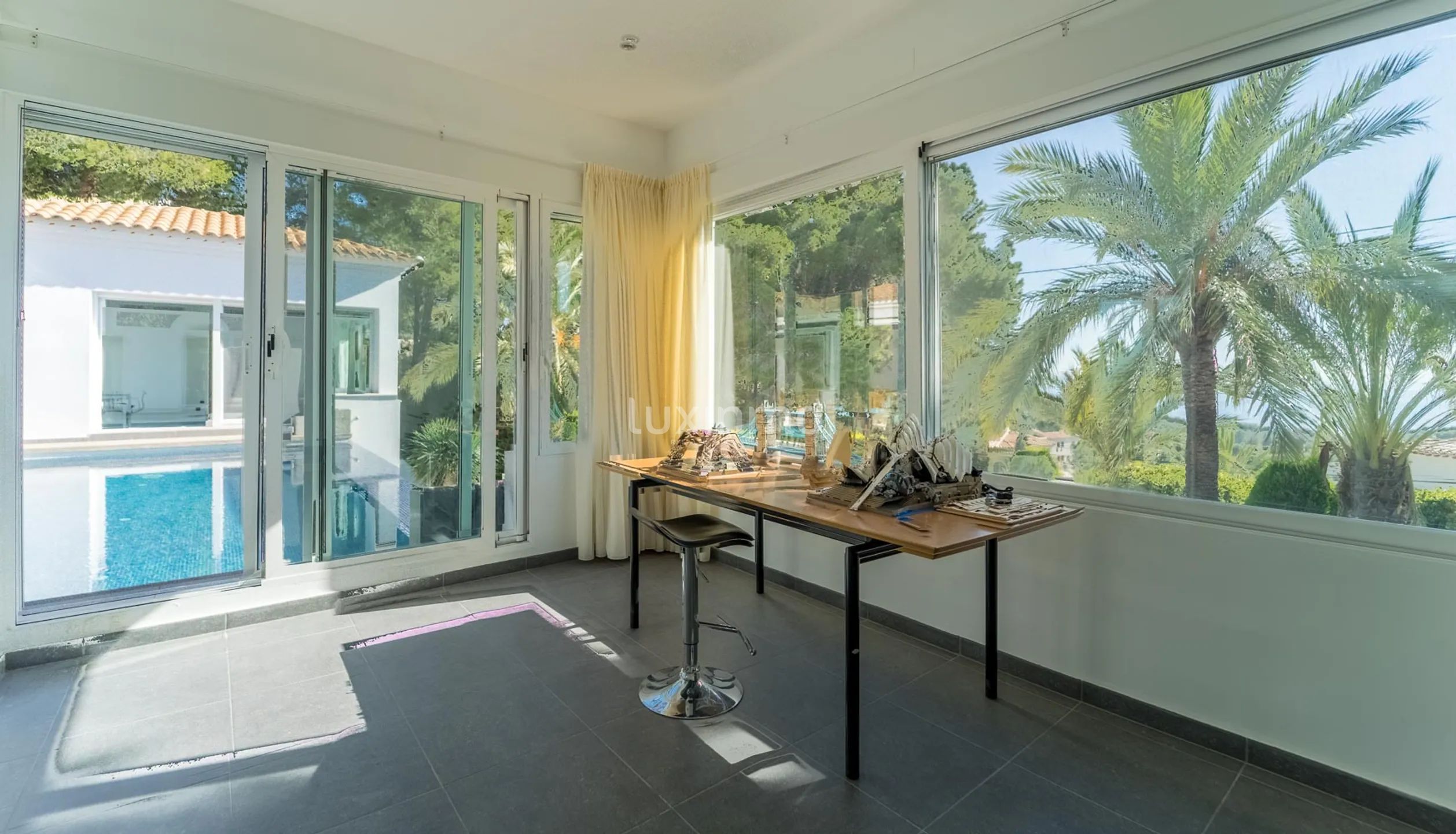 Villa with sea views and a large garden in Altea — photo 25