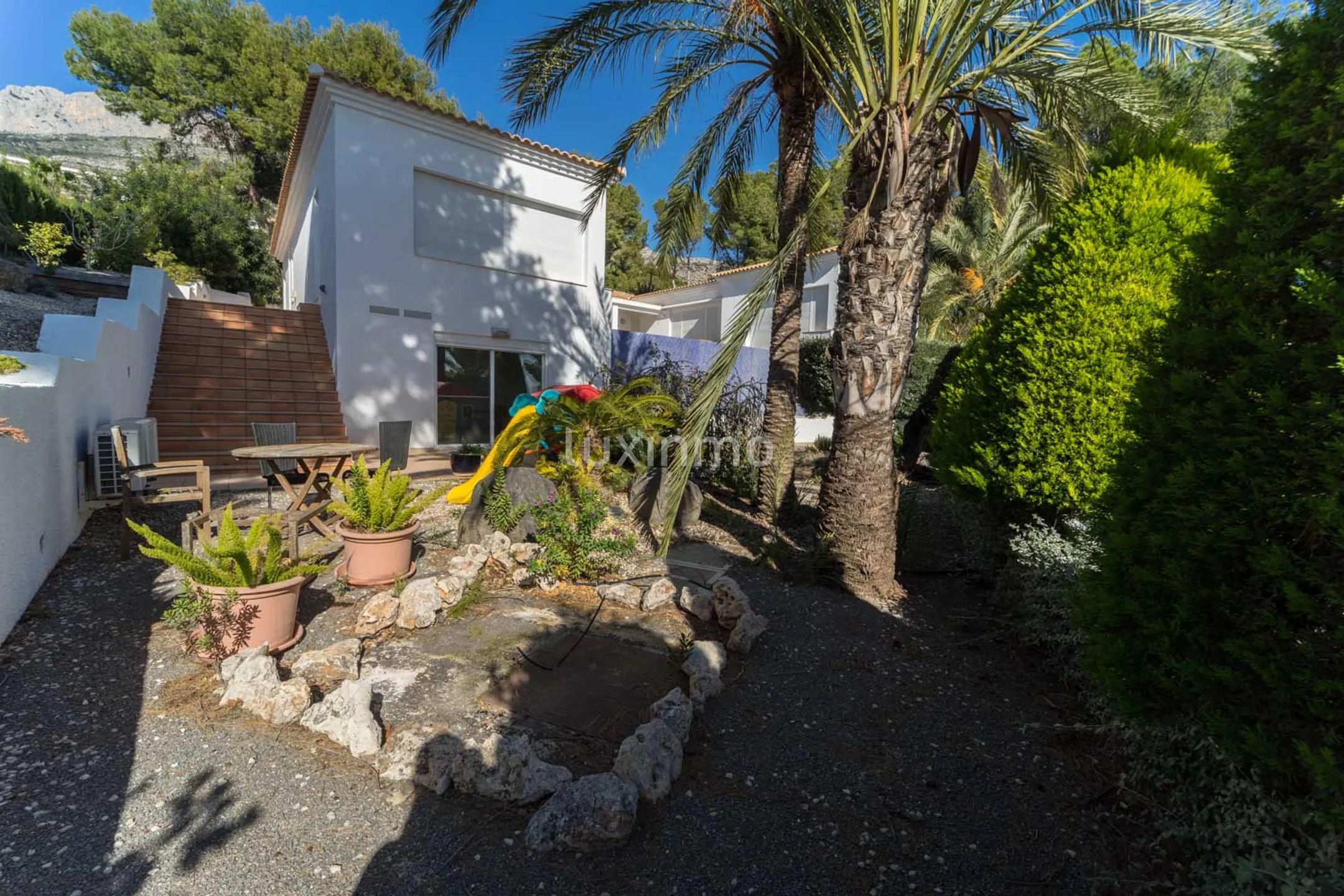 Villa with sea views and a large garden in Altea — photo 43