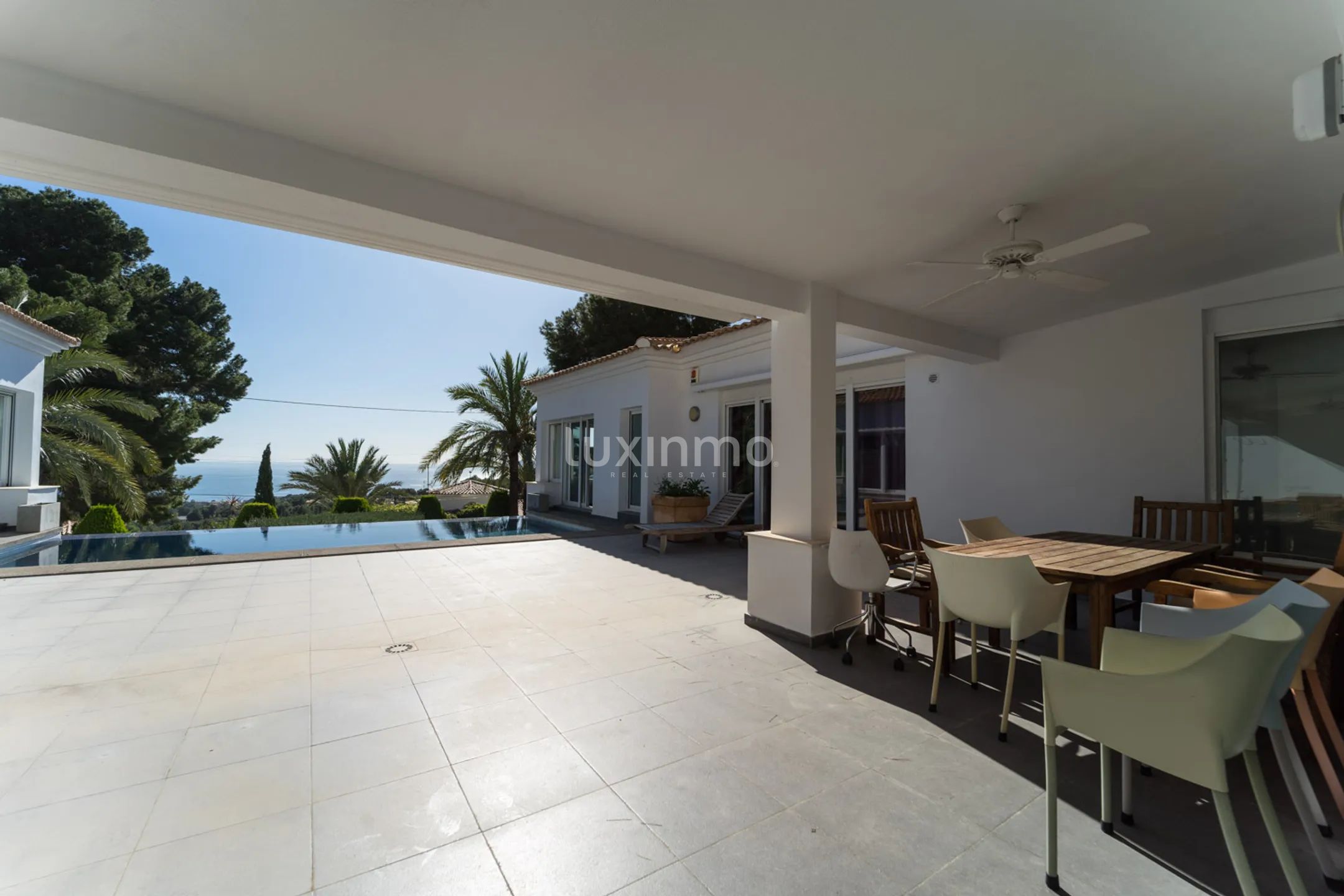 Villa with sea views and a large garden in Altea — photo 6