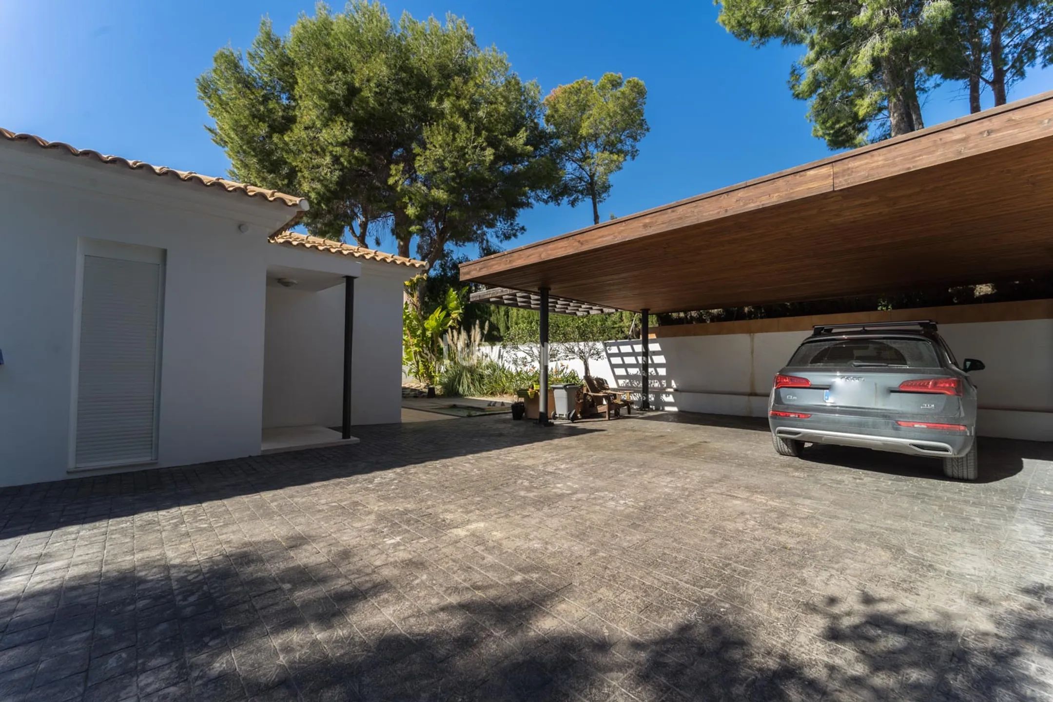 Villa with sea views and a large garden in Altea — photo 9