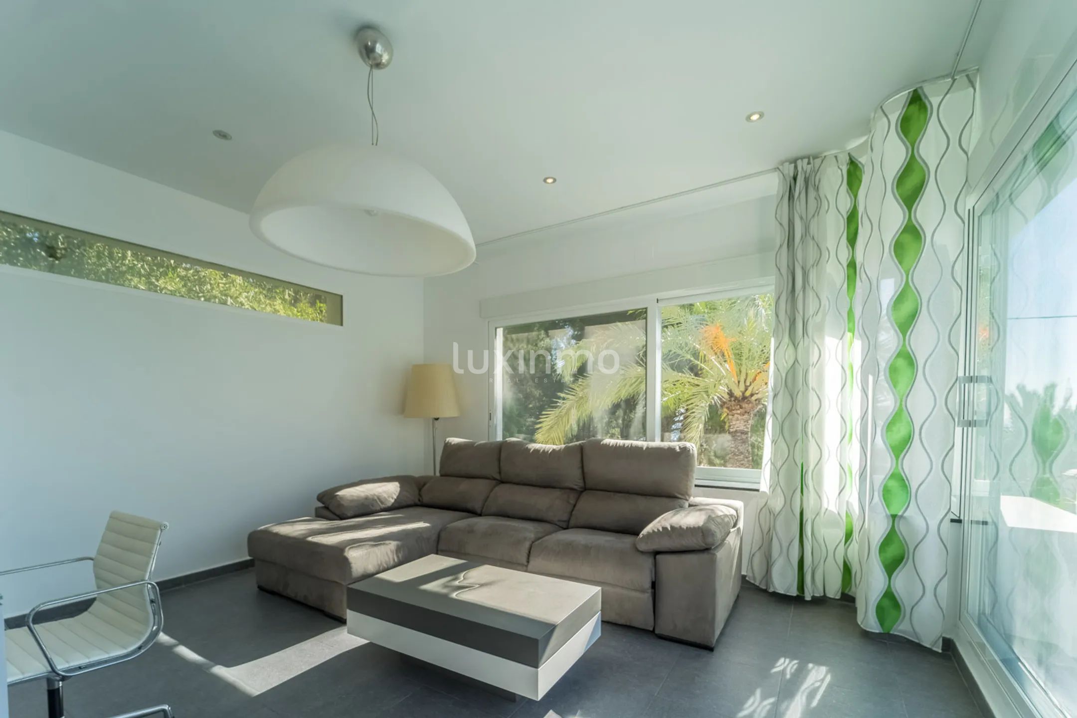 For rent Villa with sea views and a large garden in Altea — photo 11