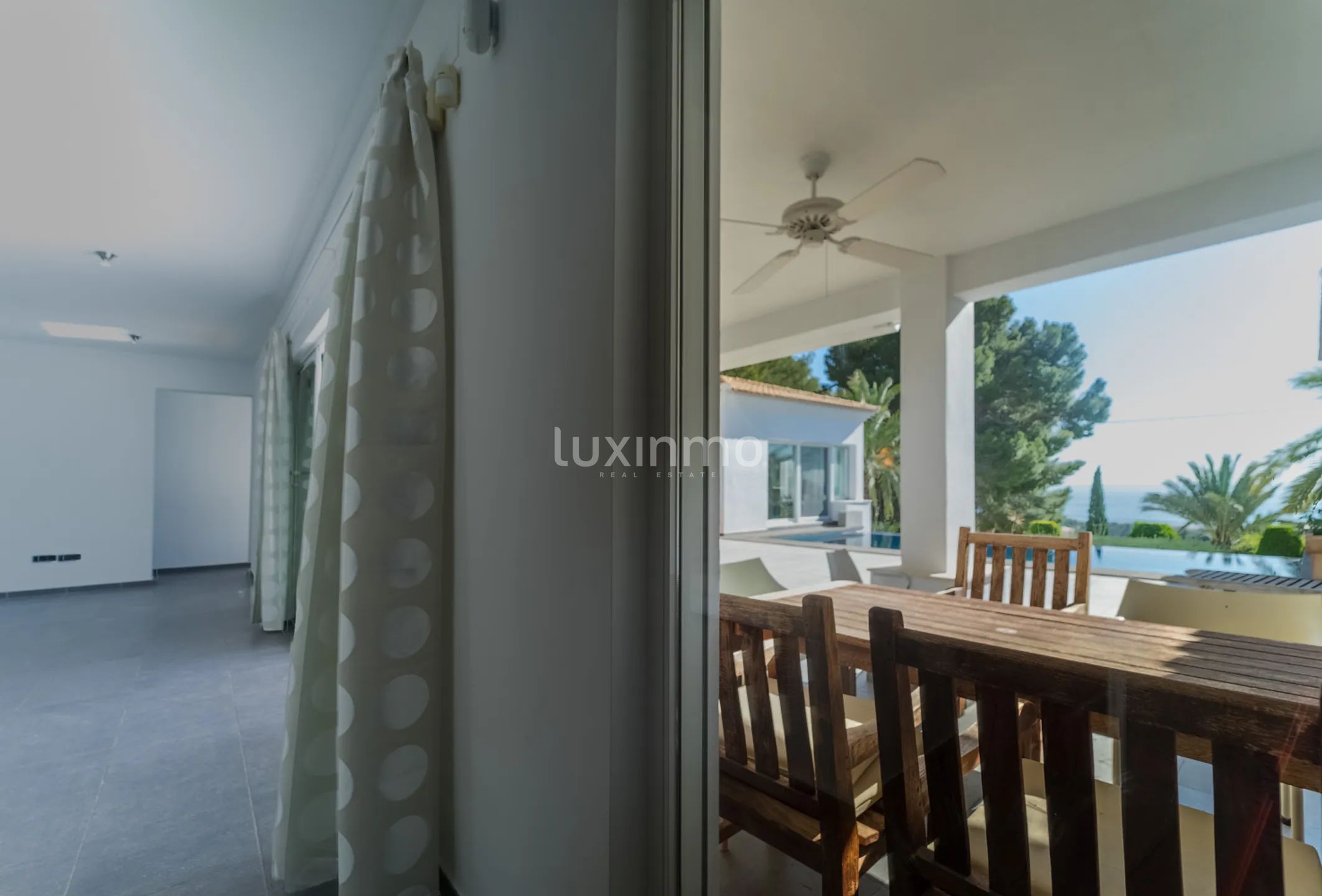 For rent Villa with sea views and a large garden in Altea — photo 21