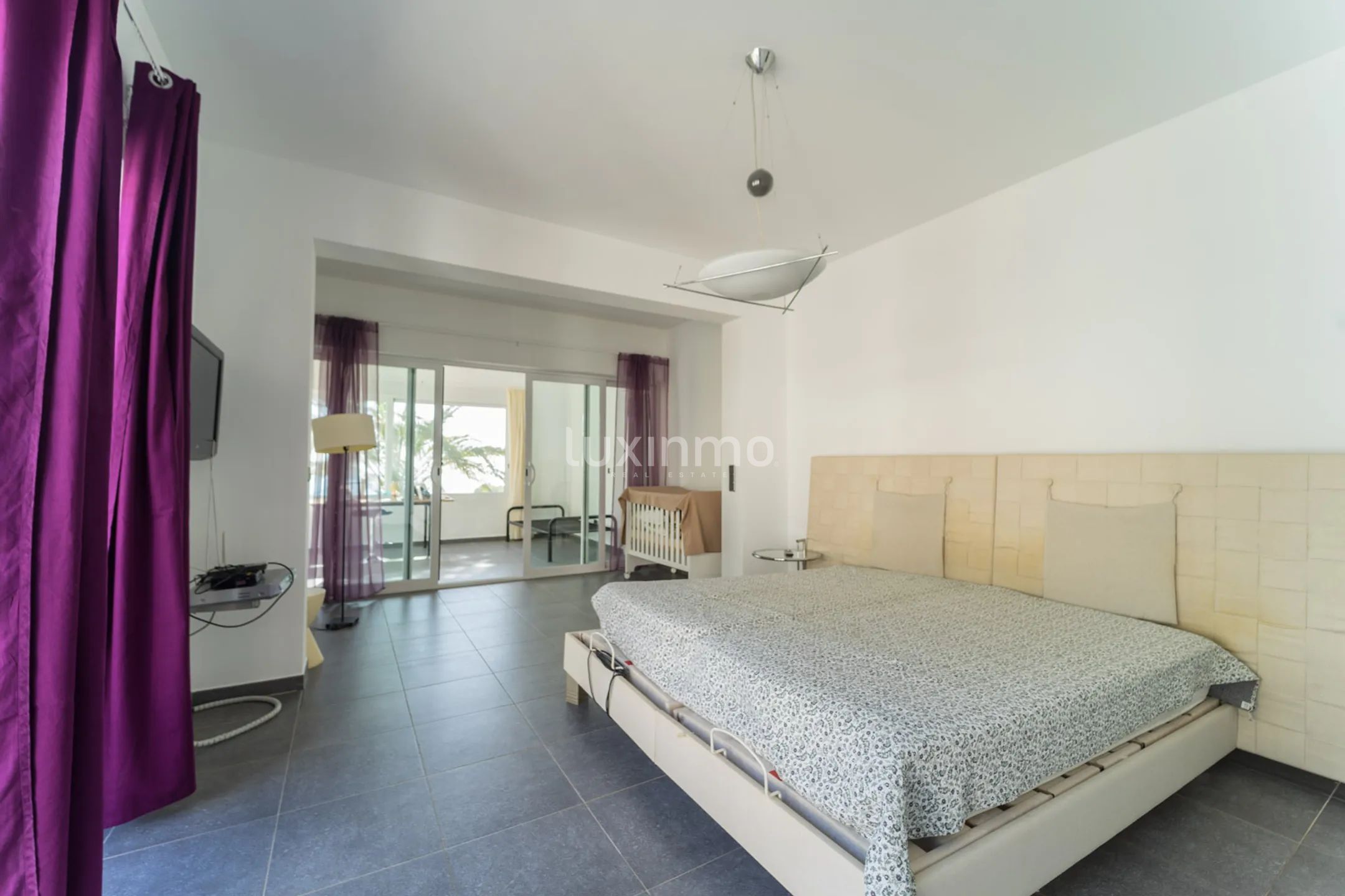 For rent Villa with sea views and a large garden in Altea — photo 24