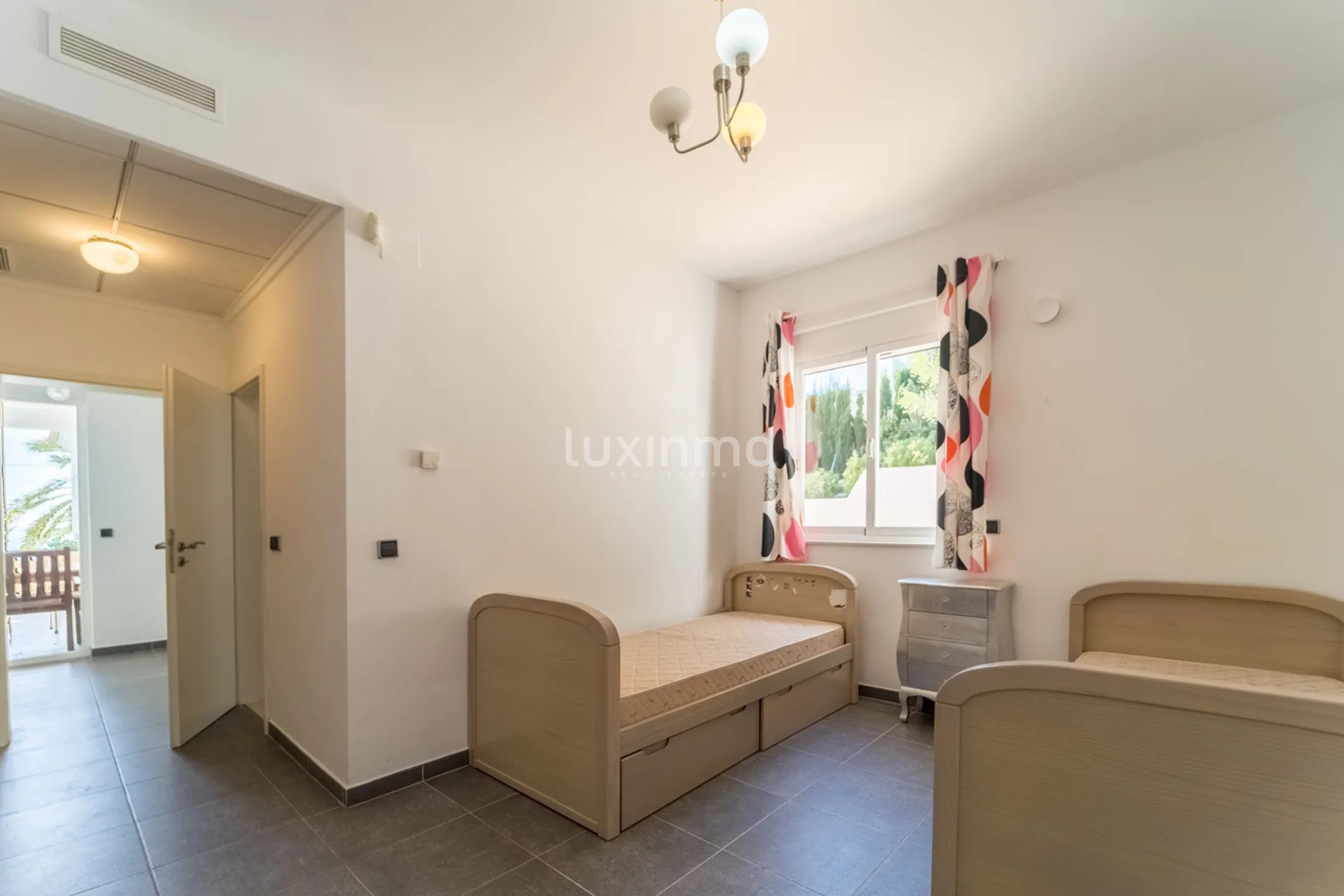 For rent Villa with sea views and a large garden in Altea — photo 29