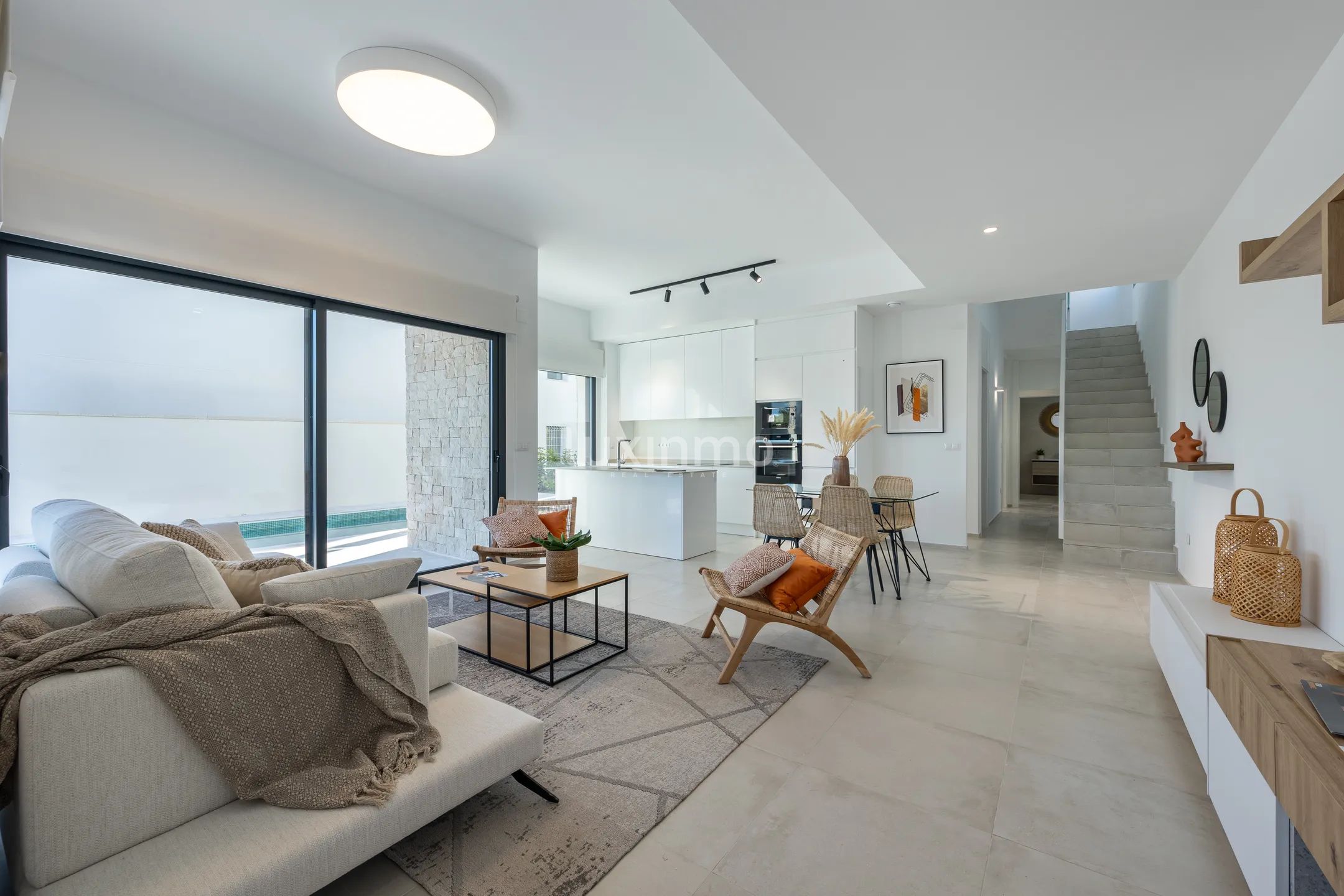 Modern detached house with private pool in quiet residential area — photo 6
