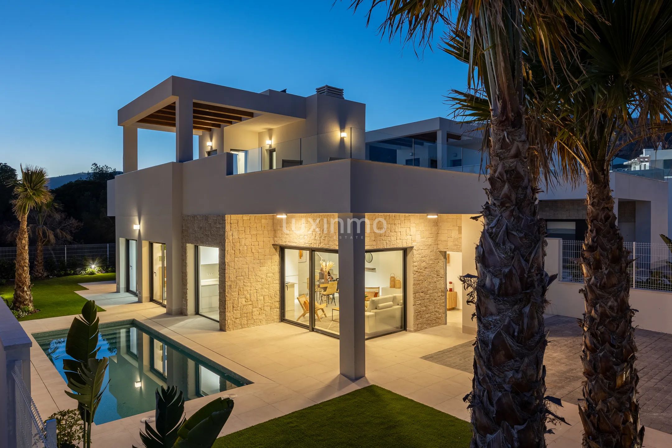 Modern detached house with private pool in quiet residential area — photo 4