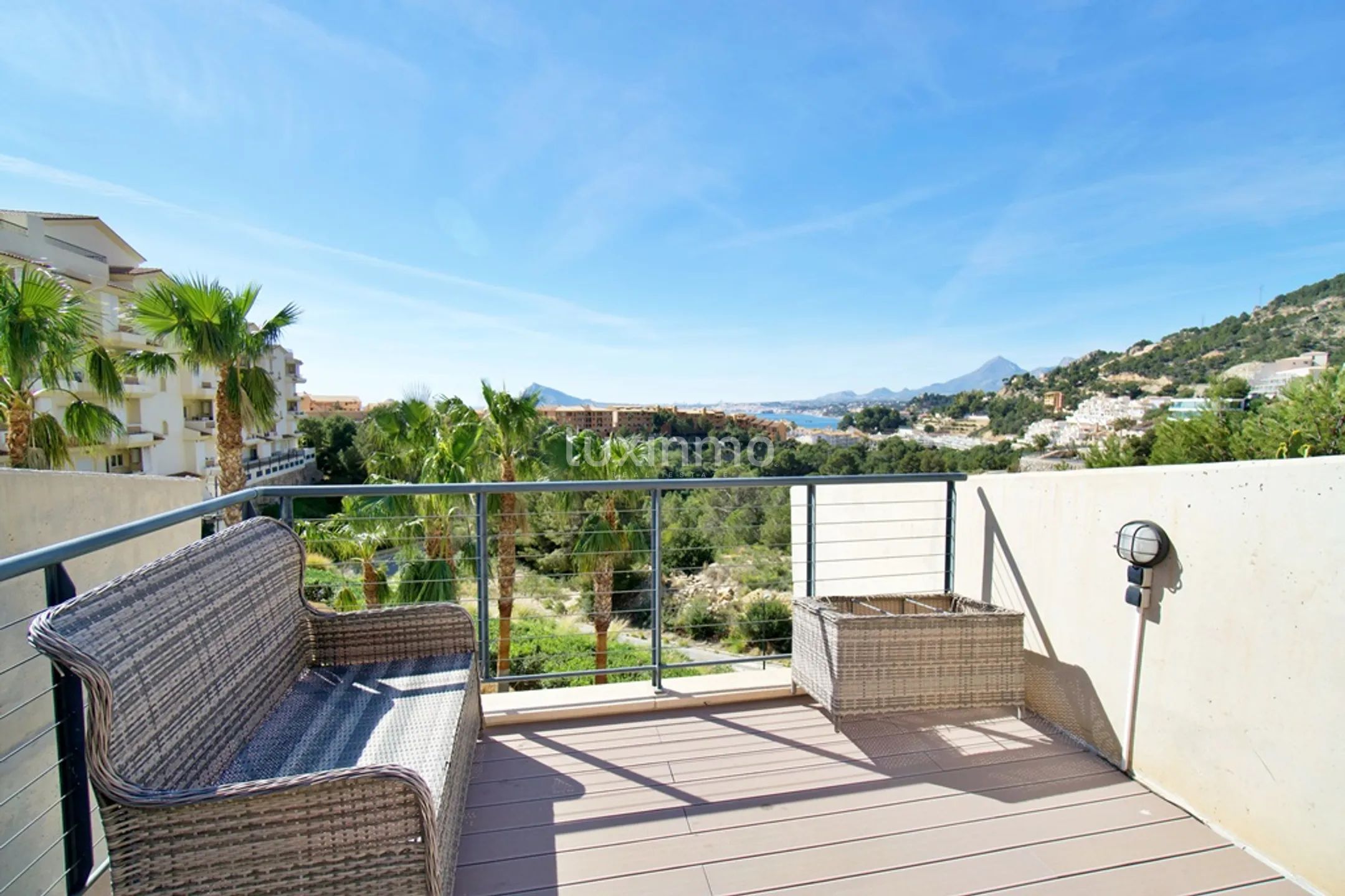 Townhouse with solarium and views in Mascarat Altea — photo 1