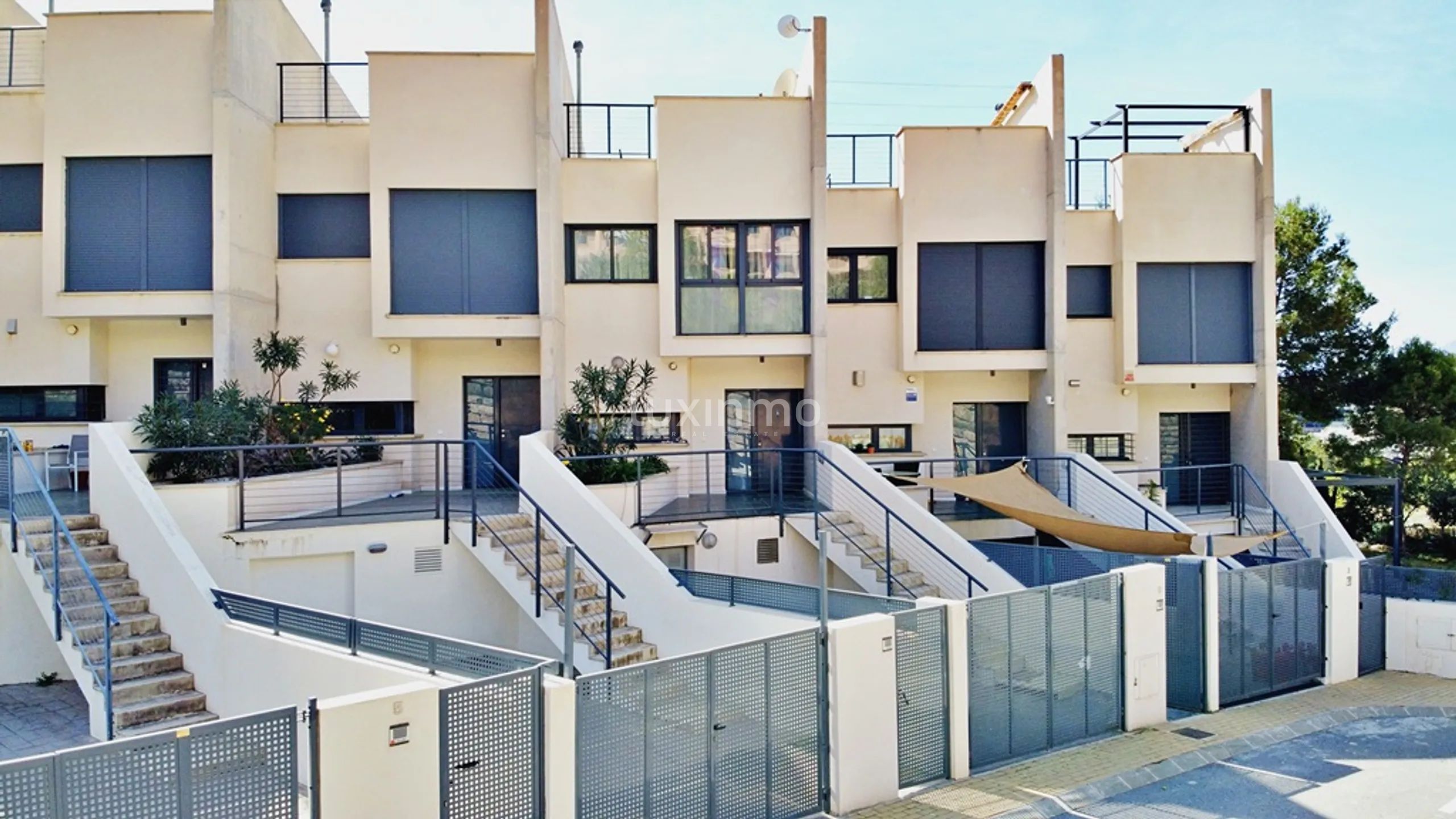 Townhouse with solarium and views in Mascarat Altea — photo 2