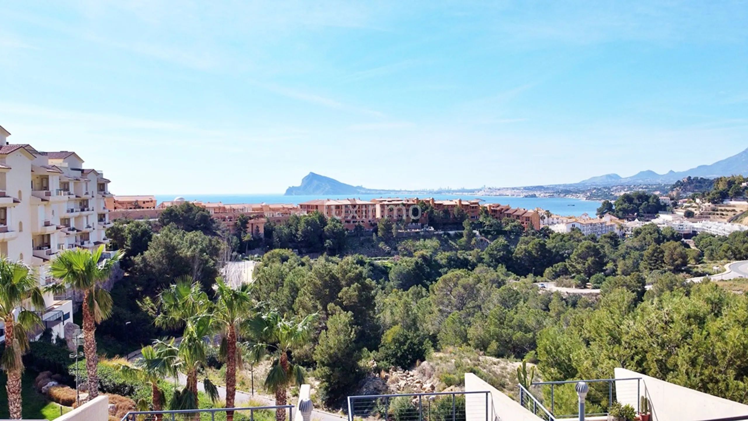 Townhouse with solarium and views in Mascarat Altea — photo 25
