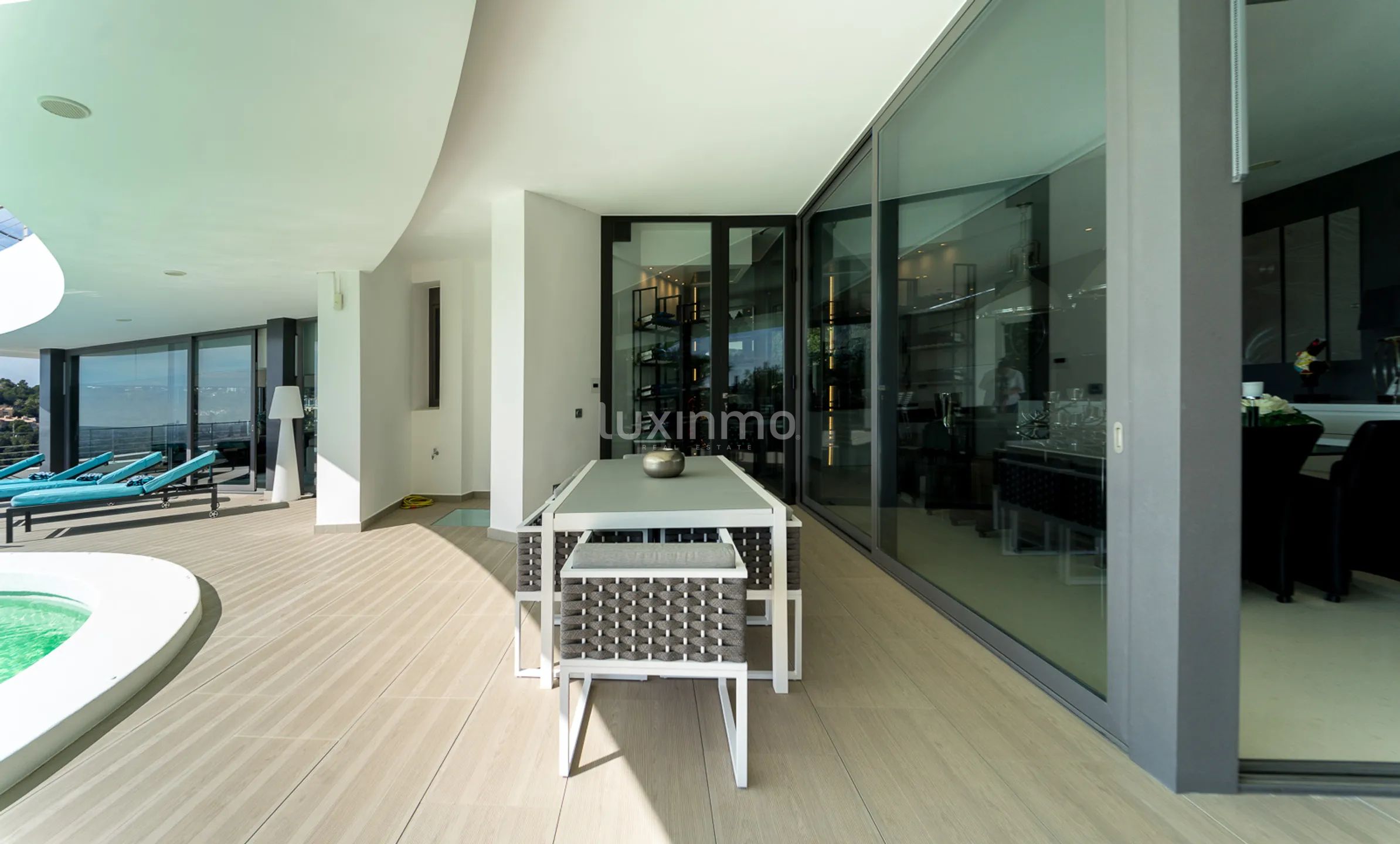 Exklusiv villa i modern stil i eliturbanisering med havsutsikt — photo 11