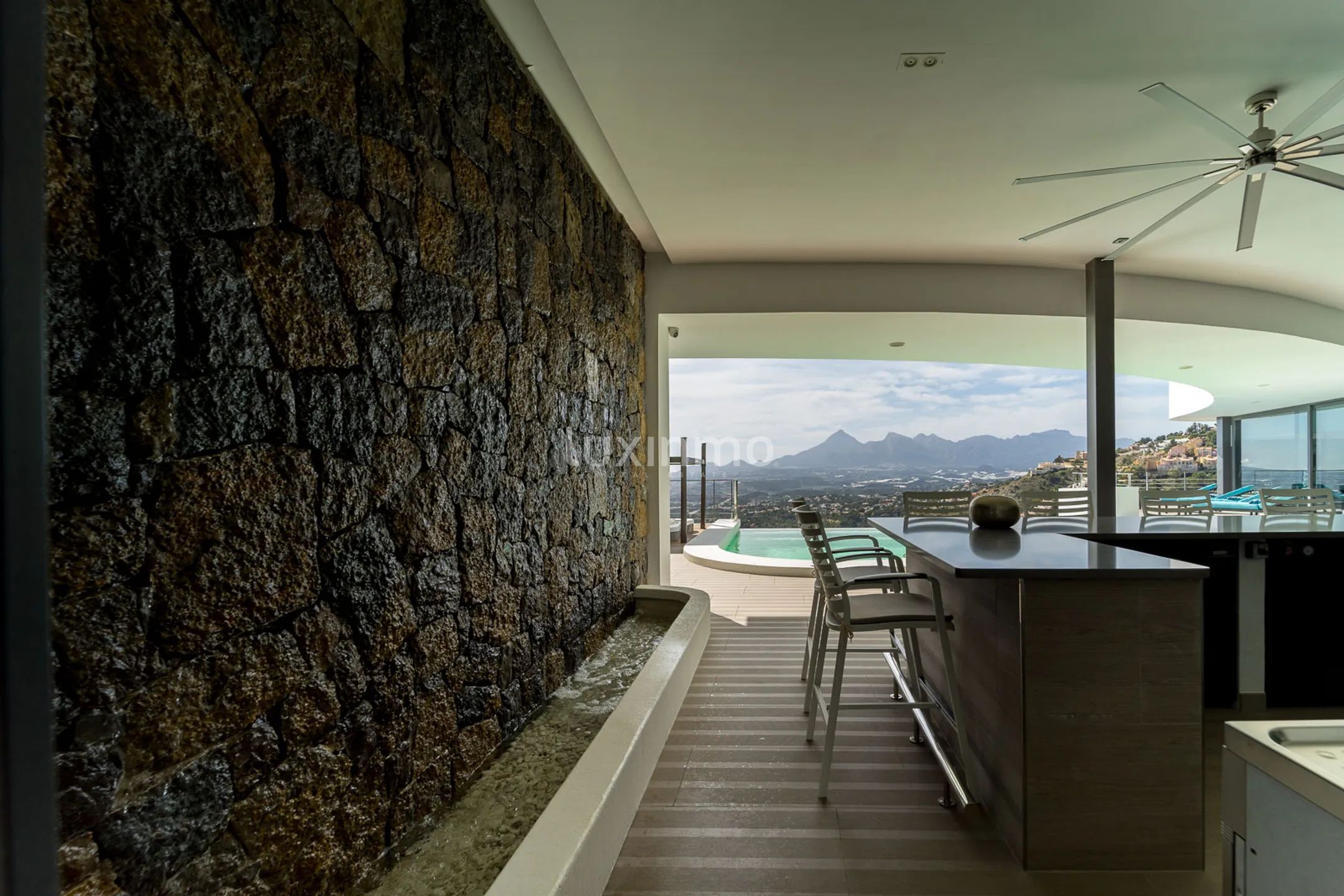 Exklusiv villa i modern stil i eliturbanisering med havsutsikt — photo 13