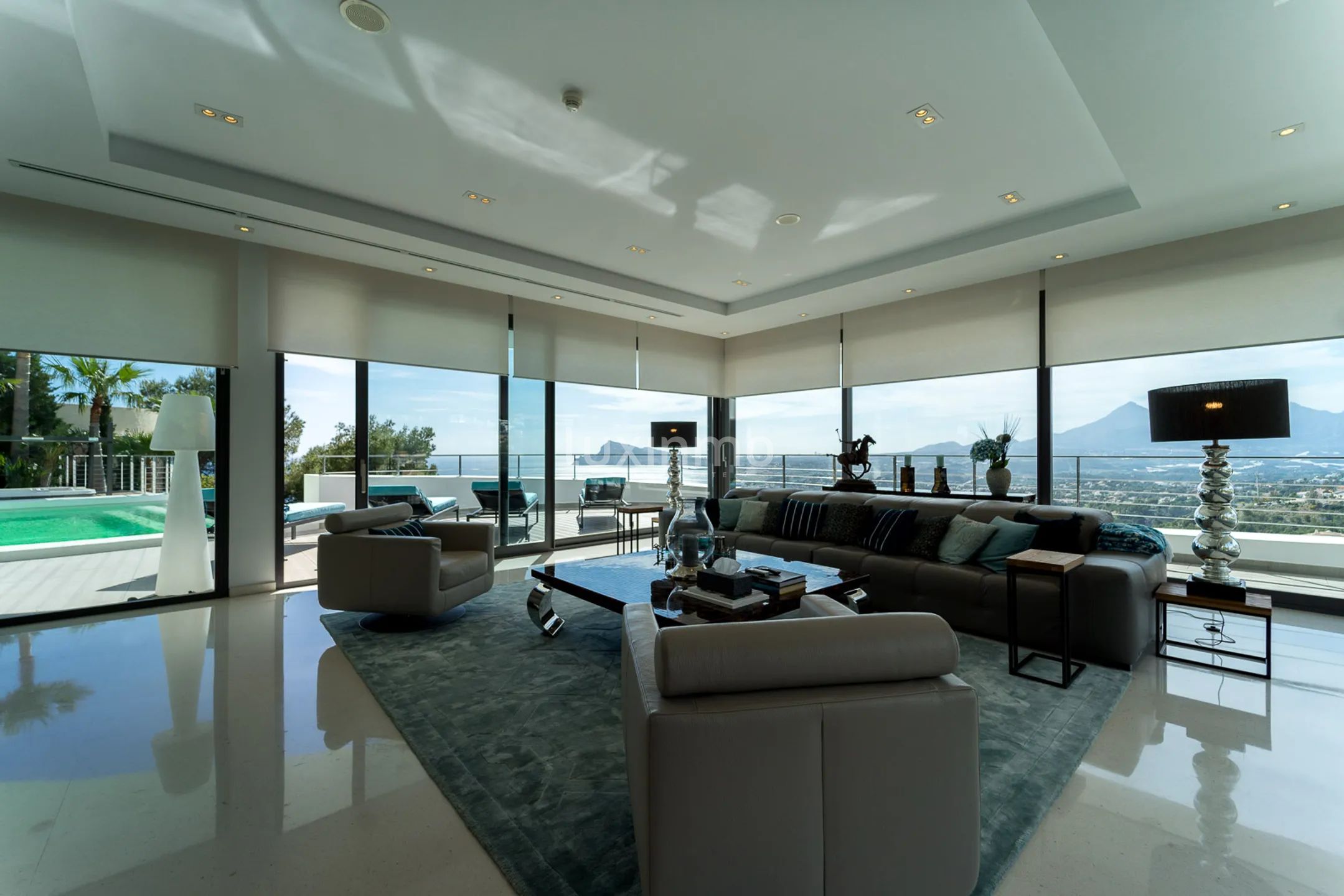 Exklusiv villa i modern stil i eliturbanisering med havsutsikt — photo 18