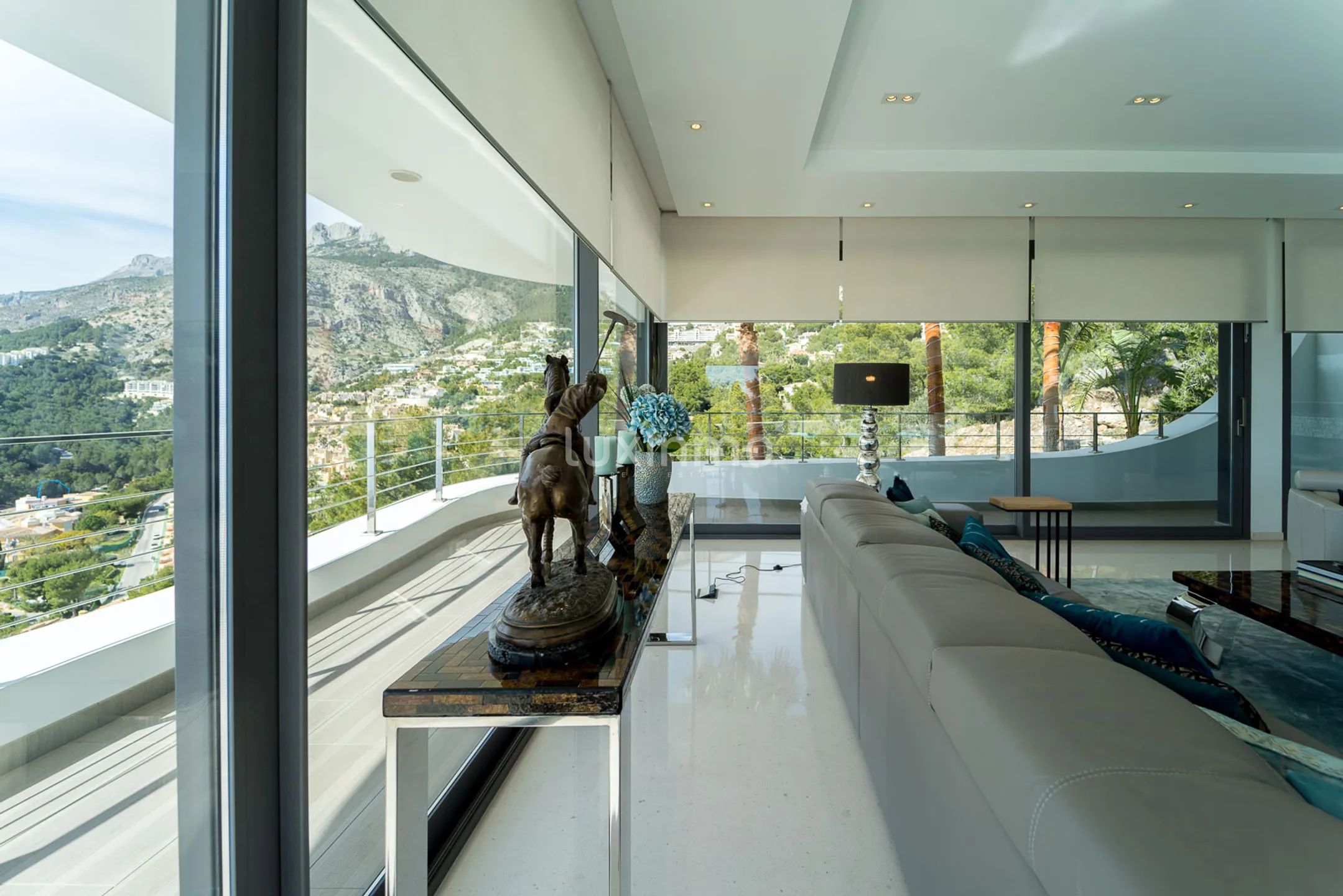 Exklusiv villa i modern stil i eliturbanisering med havsutsikt — photo 20