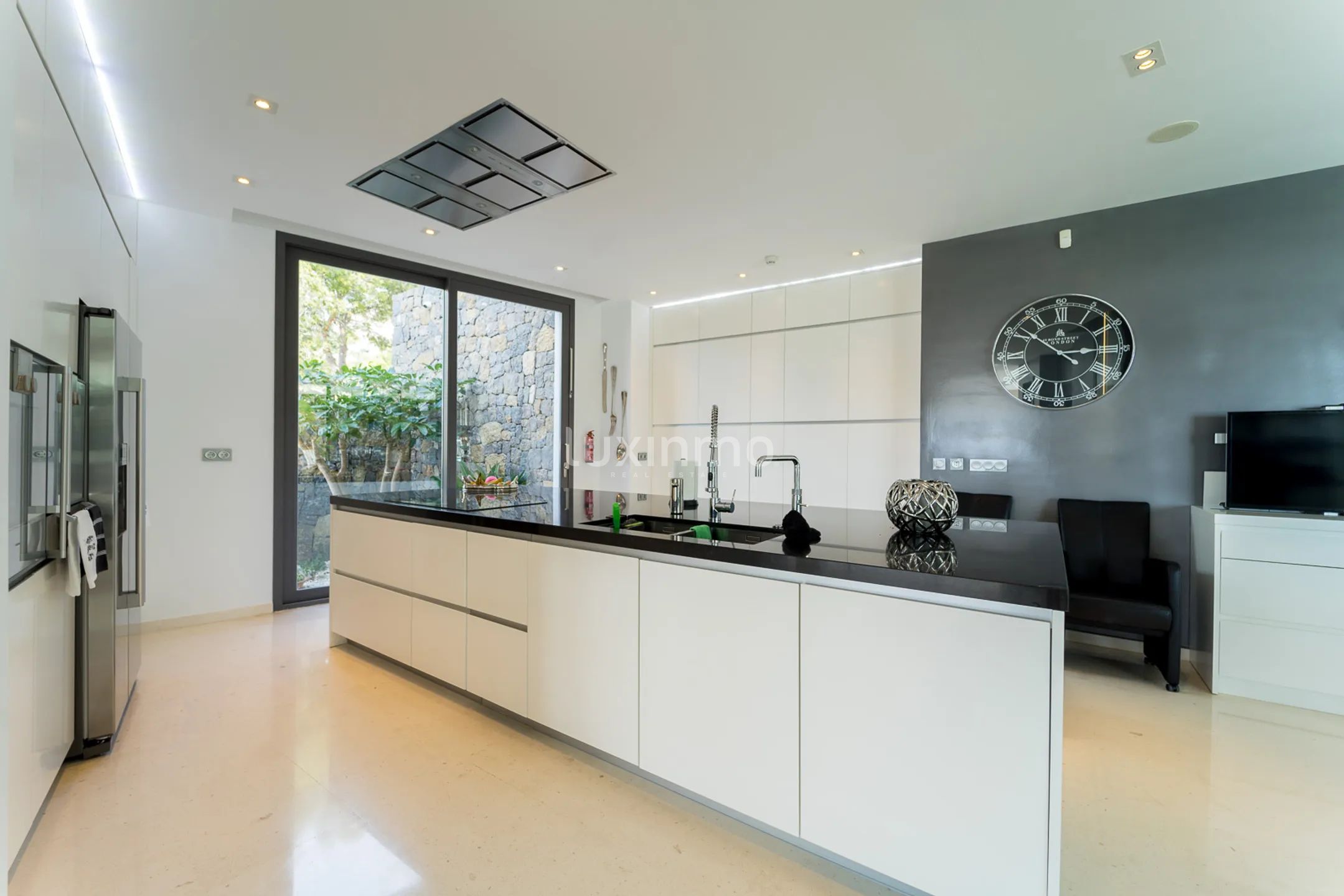 Exklusiv villa i modern stil i eliturbanisering med havsutsikt — photo 26