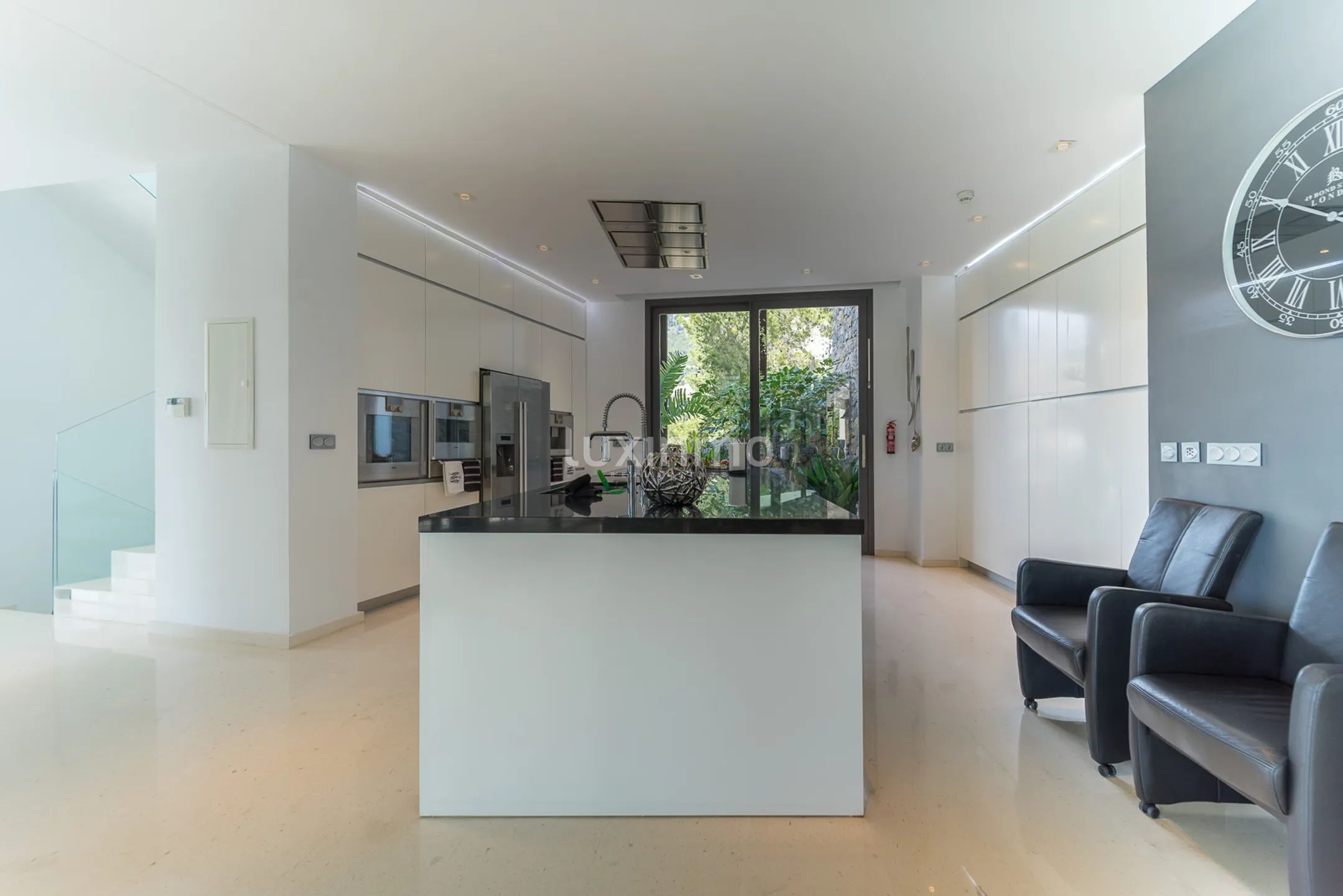 Exklusiv villa i modern stil i eliturbanisering med havsutsikt — photo 29