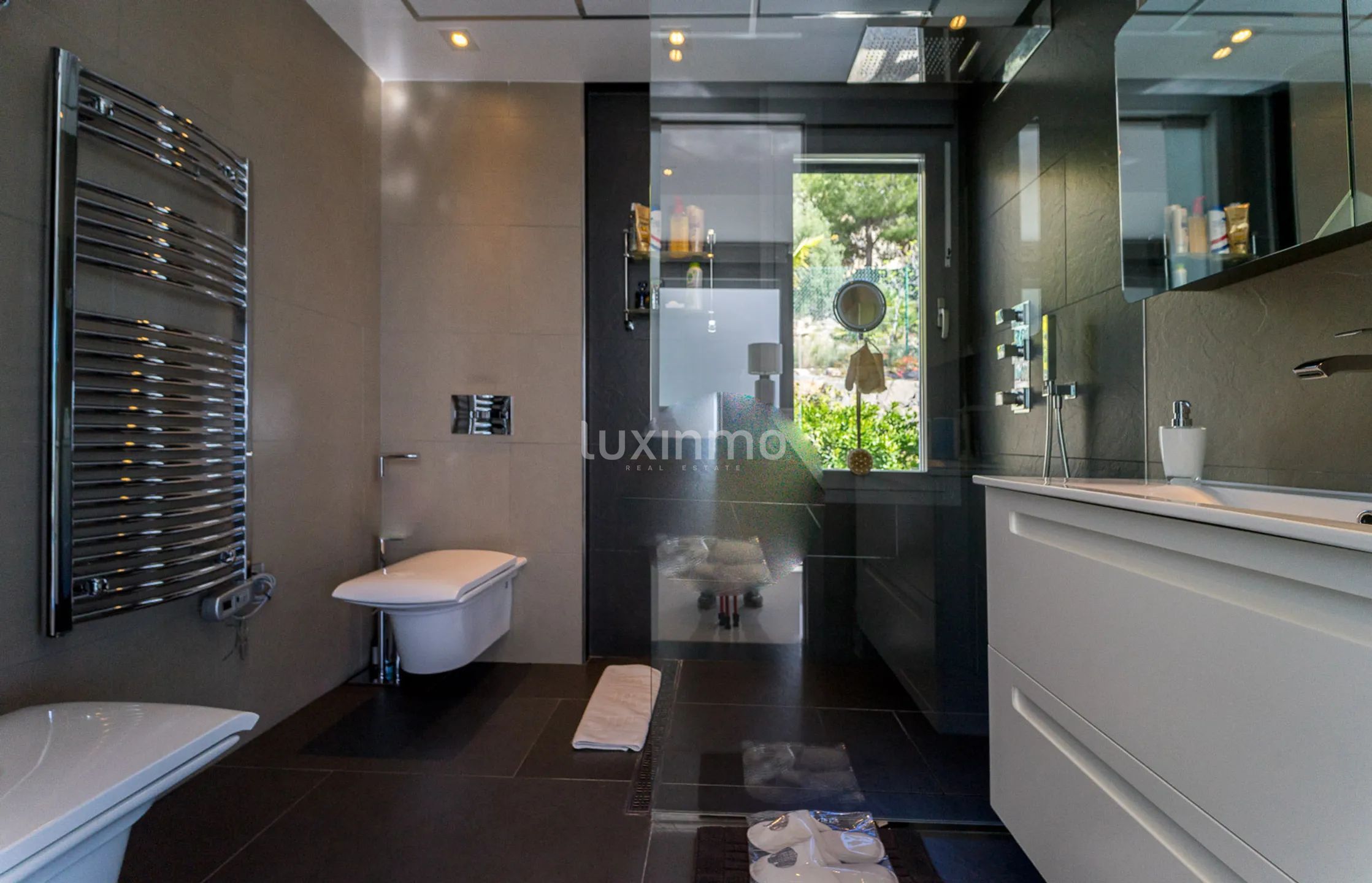 Exklusiv villa i modern stil i eliturbanisering med havsutsikt — photo 37