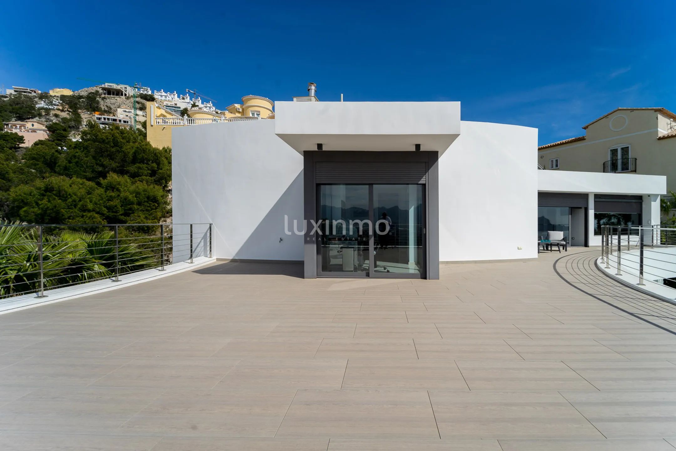 Exklusiv villa i modern stil i eliturbanisering med havsutsikt — photo 42